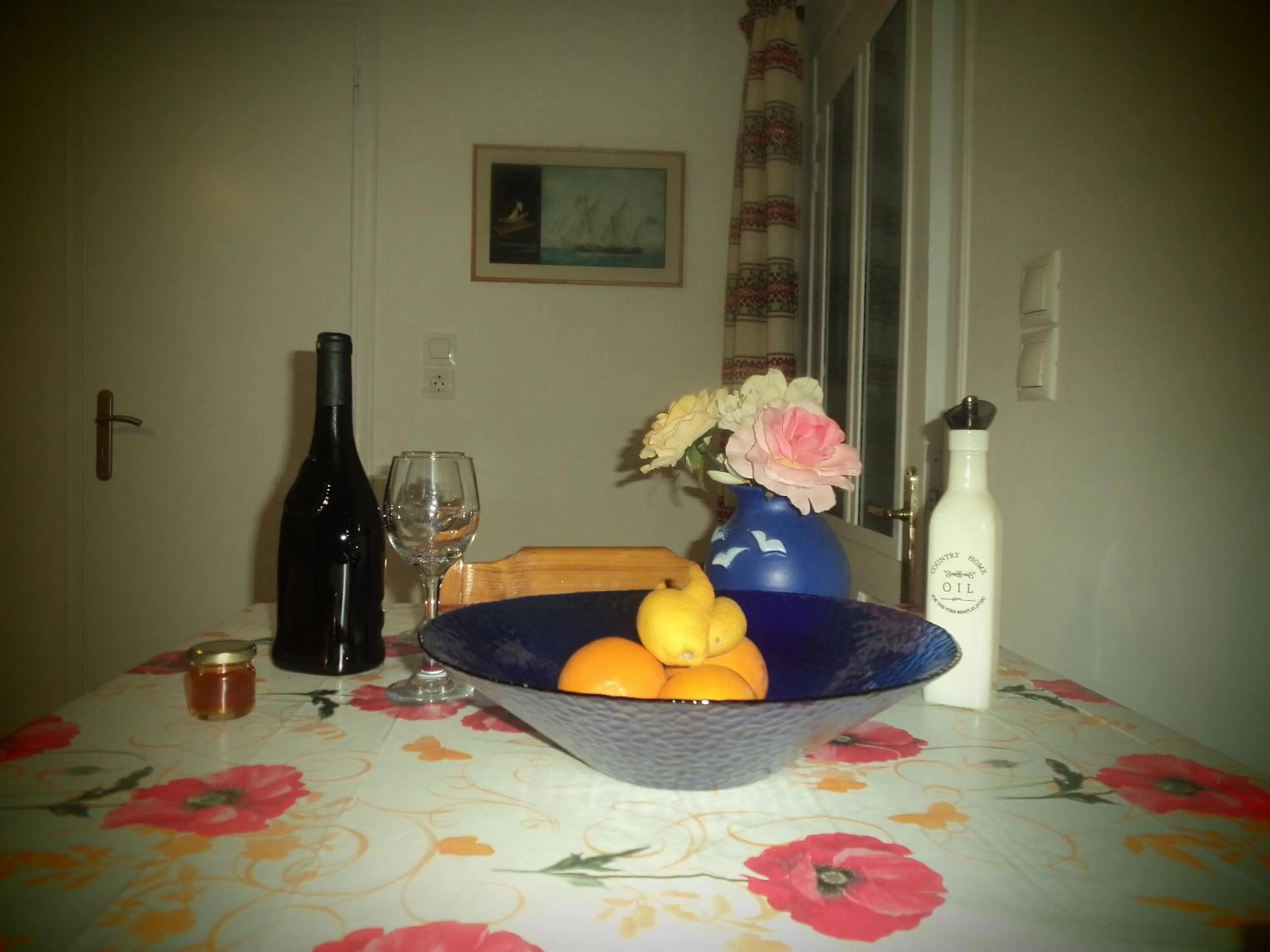 Dining area in Veroniki Studios