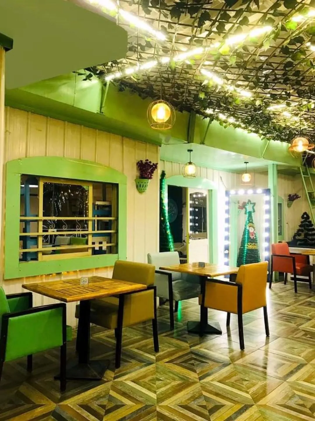 Restaurant/places to eat in Town View Hotel