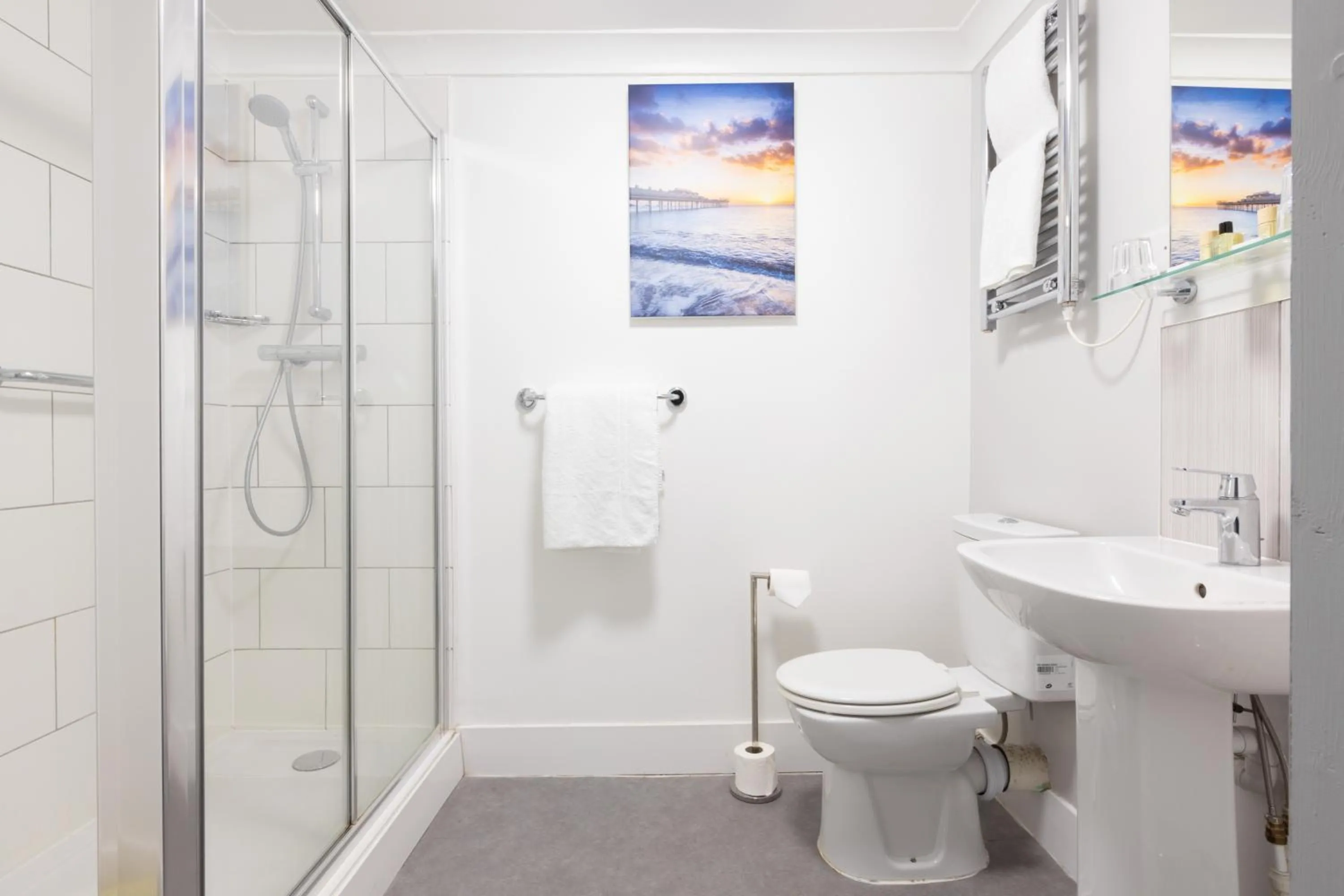 Bathroom in The Caledonian Torbay Hotel