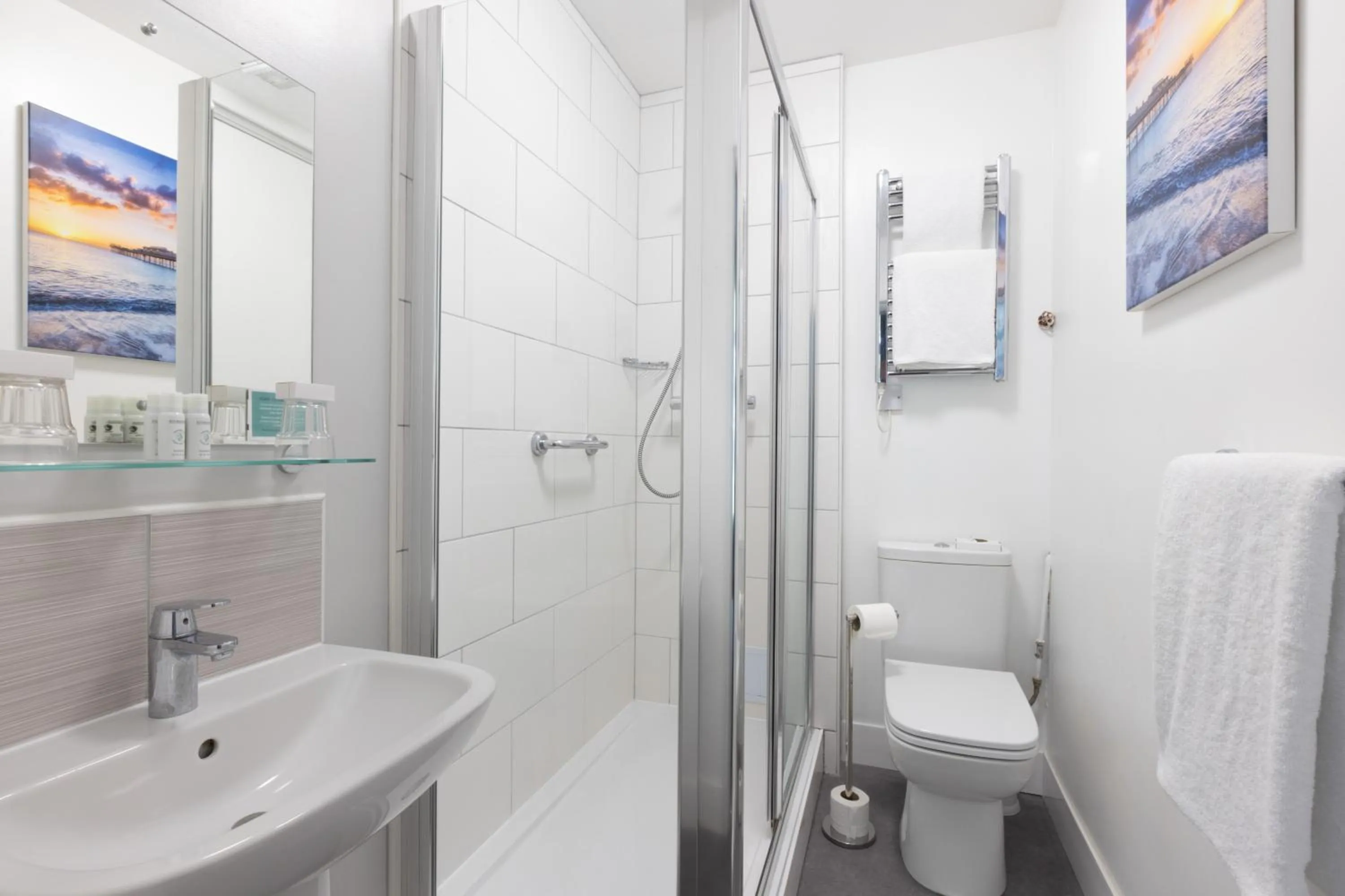 Bathroom in The Caledonian Torbay Hotel