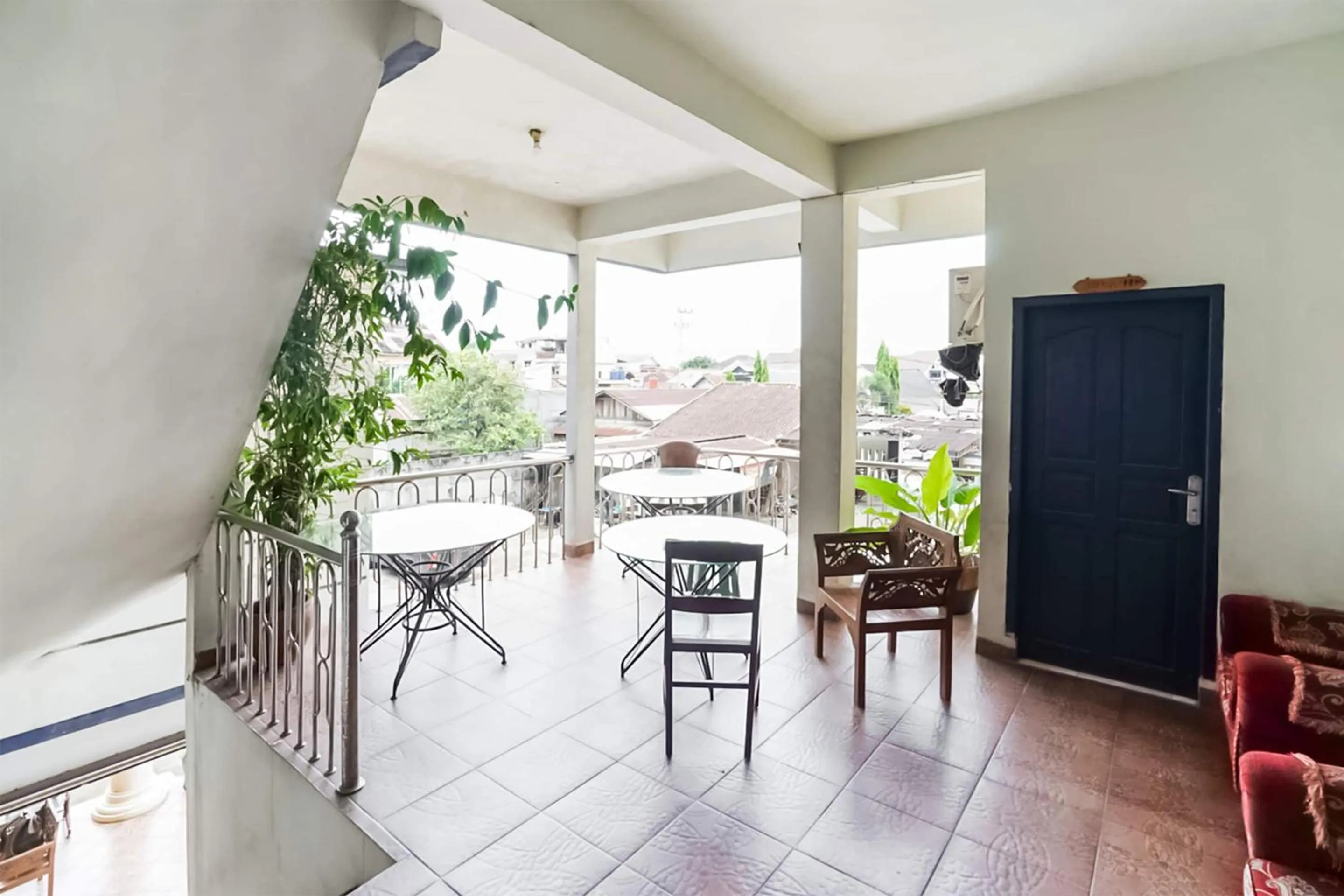 Lobby or reception in OYO Life 91160 Wisma Srijaya Syariah