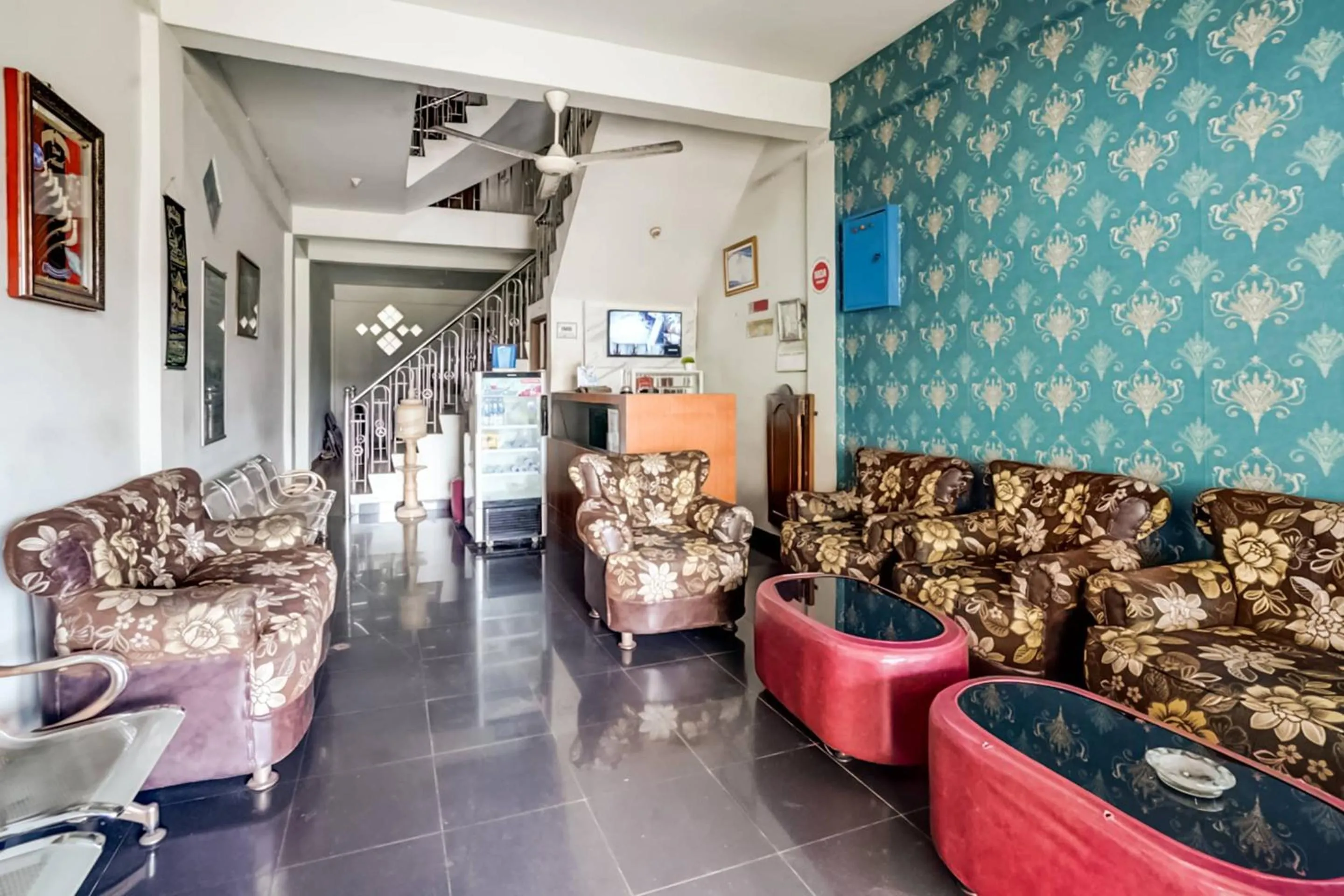 Lobby or reception in OYO Life 91160 Wisma Srijaya Syariah