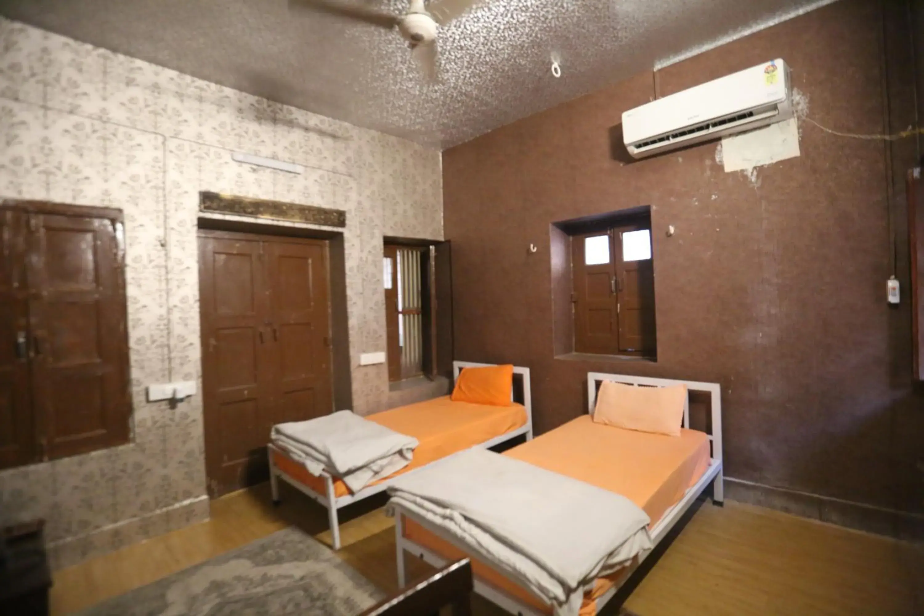 Triple Room with Mountain View in Vedic Dham Ganga Triple Room with Mountain View in Vedic Dham Ganga