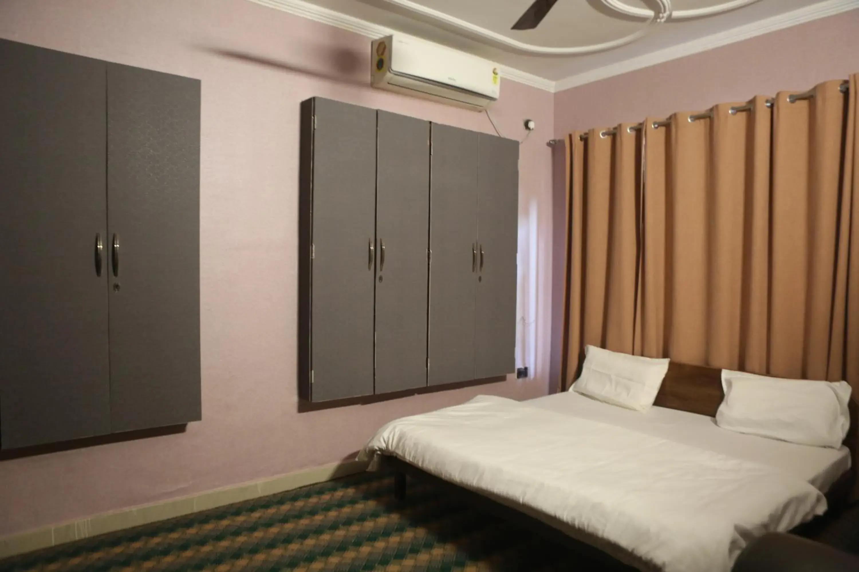 Triple Room with Lake View in Vedic Dham Ganga Triple Room with Lake View in Vedic Dham Ganga