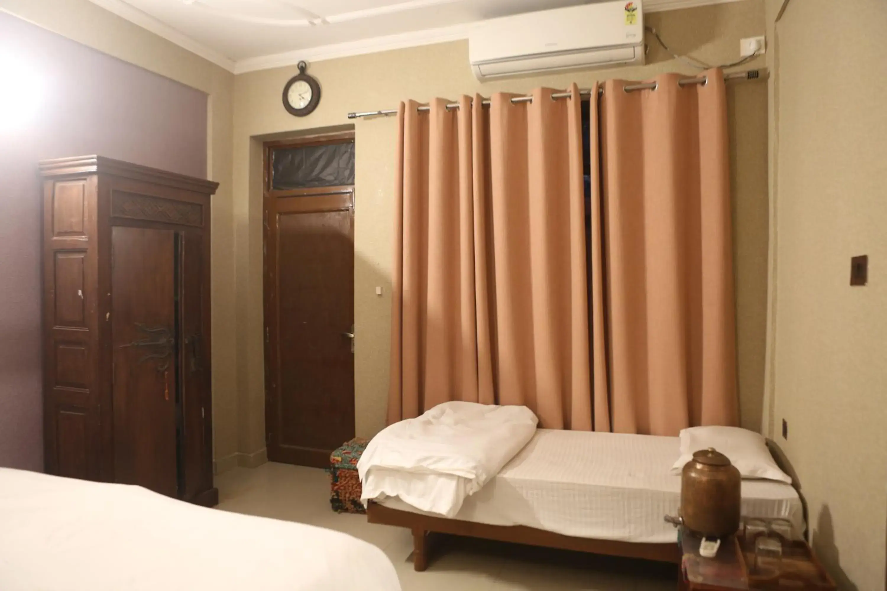Comfort Triple Room with Shower in Vedic Dham Ganga Comfort Triple Room with Shower in Vedic Dham Ganga