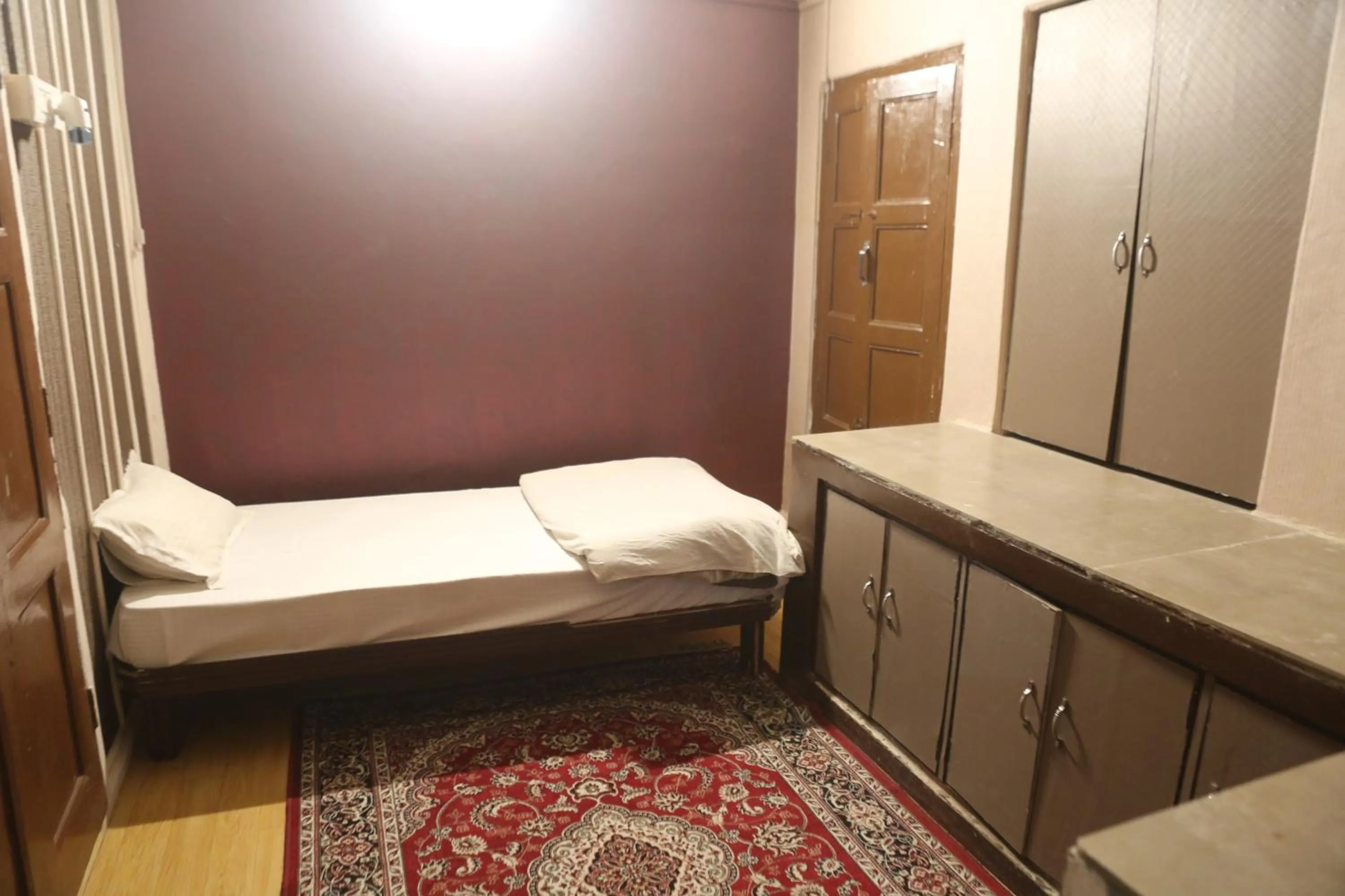 Bed in Vedic Dham Ganga