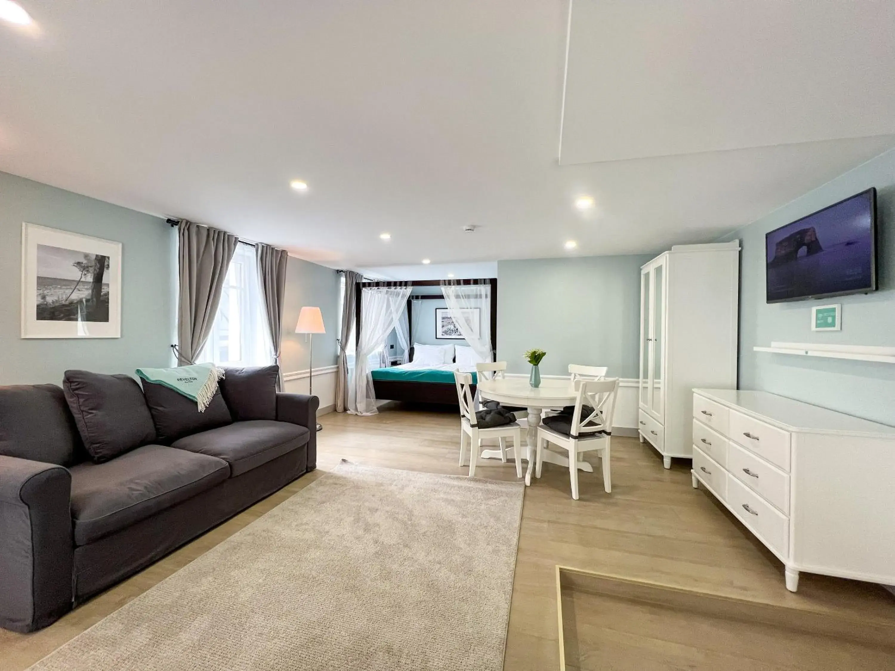 Deluxe Suite in Revelton Suites Riga Deluxe Suite in Revelton Suites Riga