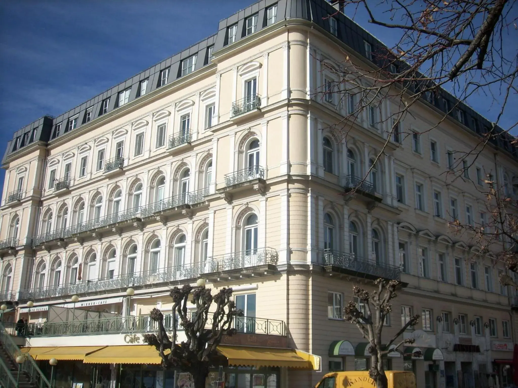Garconniere im ehemaligen Hotel Austria Garconniere im ehemaligen Hotel Austria