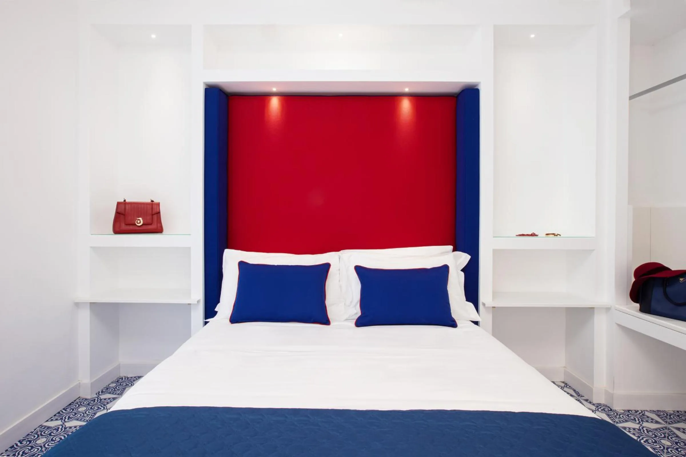 Bedroom, Bed in Blue Splendor Sorrento Apartment