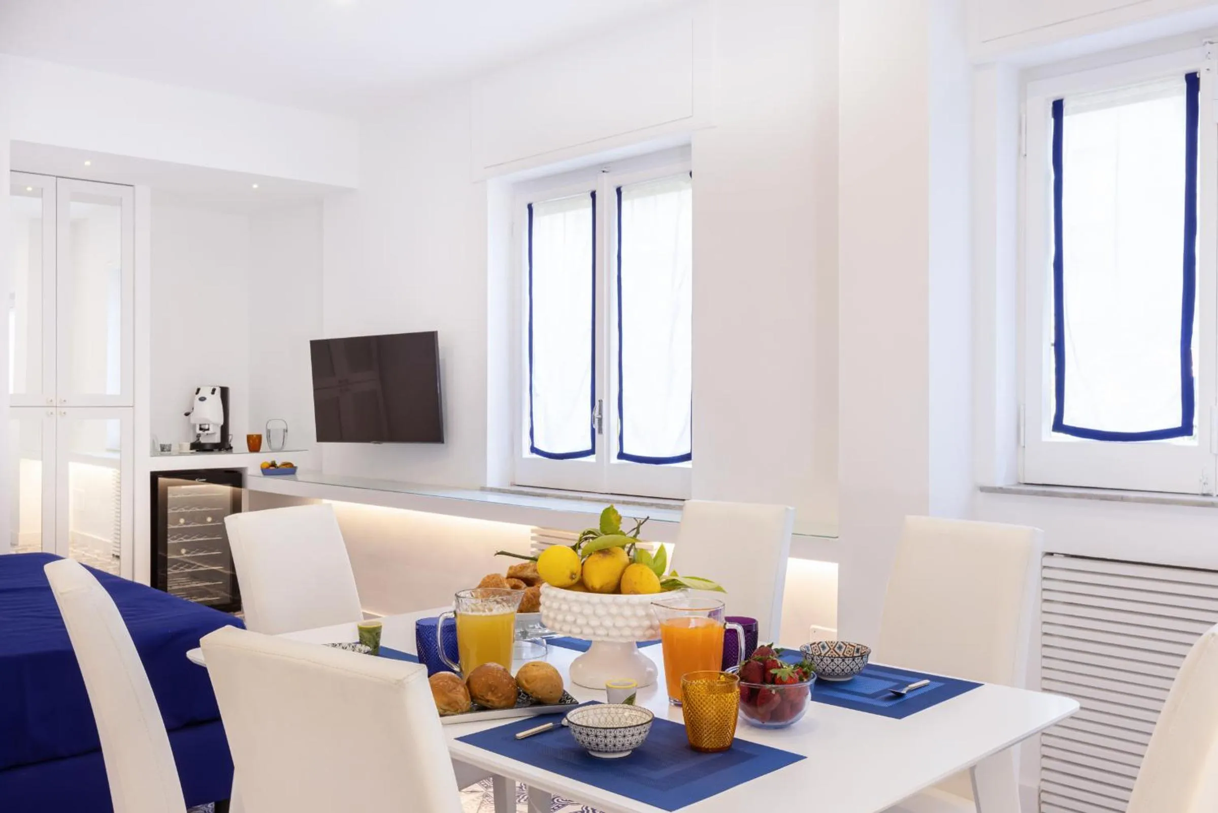 Dining area in Blue Splendor Sorrento Apartment
