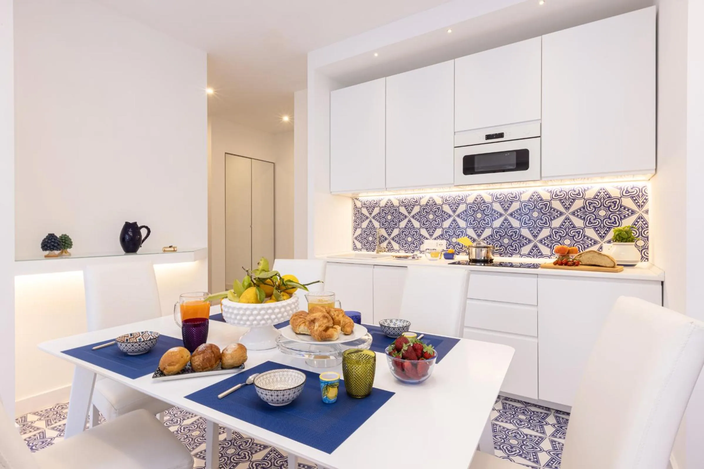 Kitchen or kitchenette in Blue Splendor Sorrento Apartment