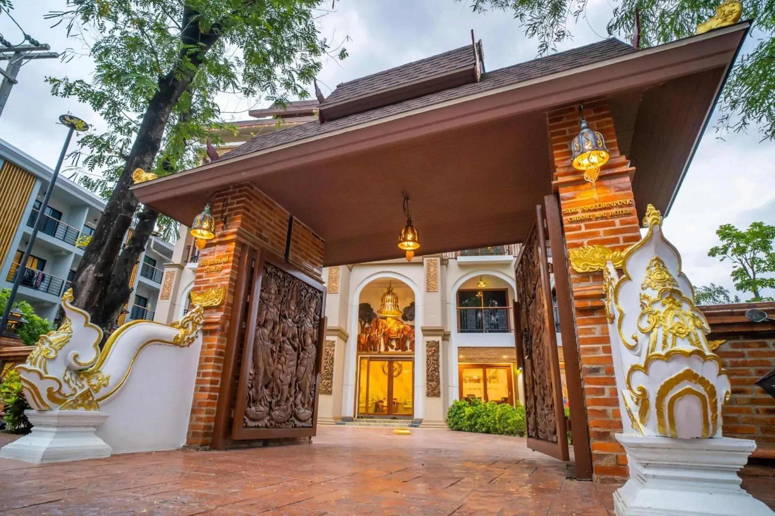 Property building in Siri Nakornpink Chiang Mai Hotel SHA Plus Property building in Siri Nakornpink Chiang Mai Hotel SHA Plus