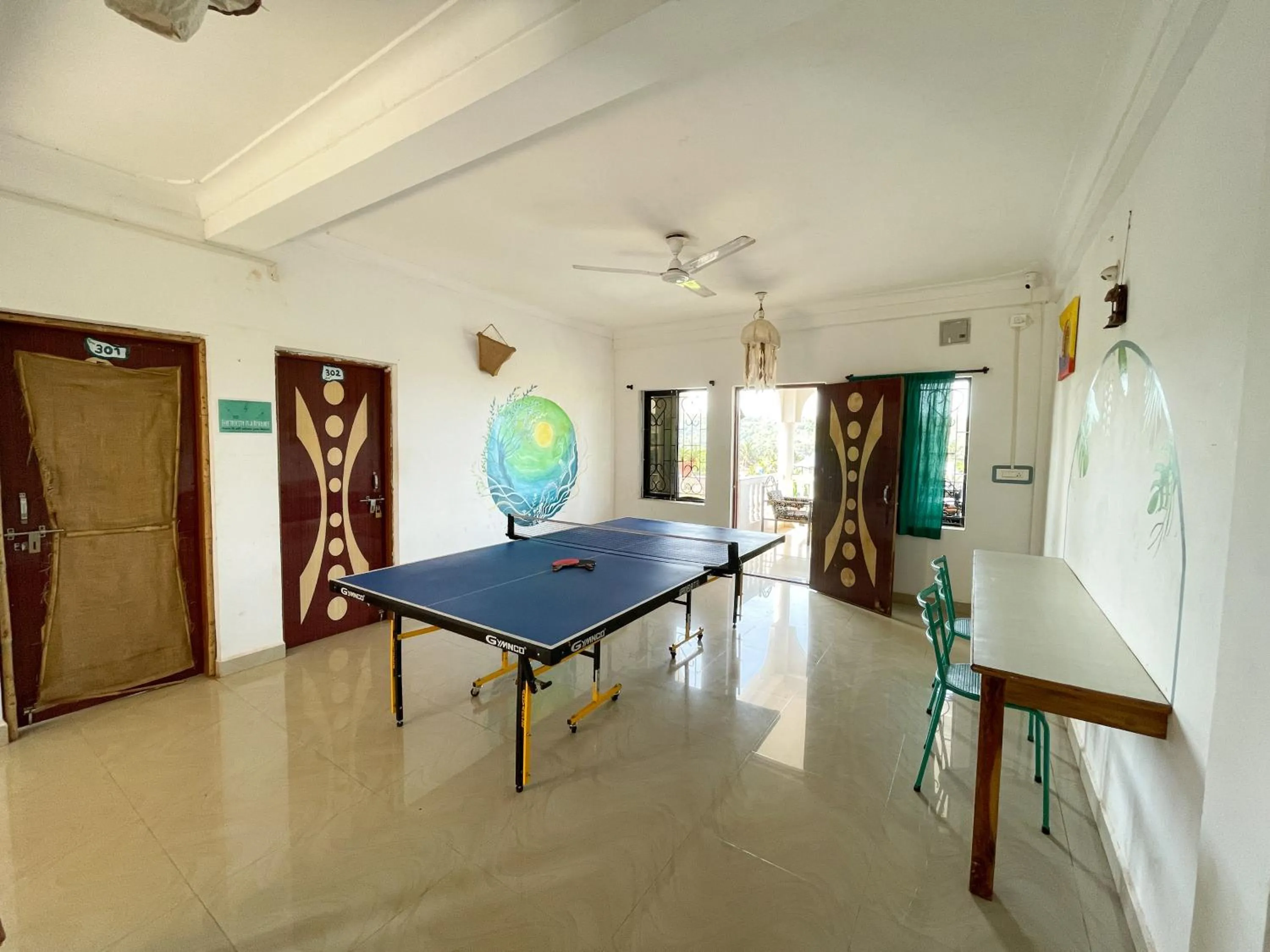 Table tennis in Tranquilo Arambol