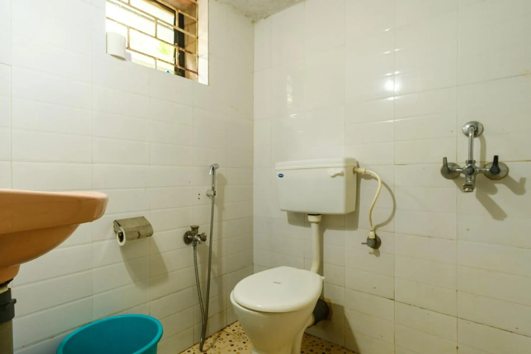 Shower in Tranquilo Arambol