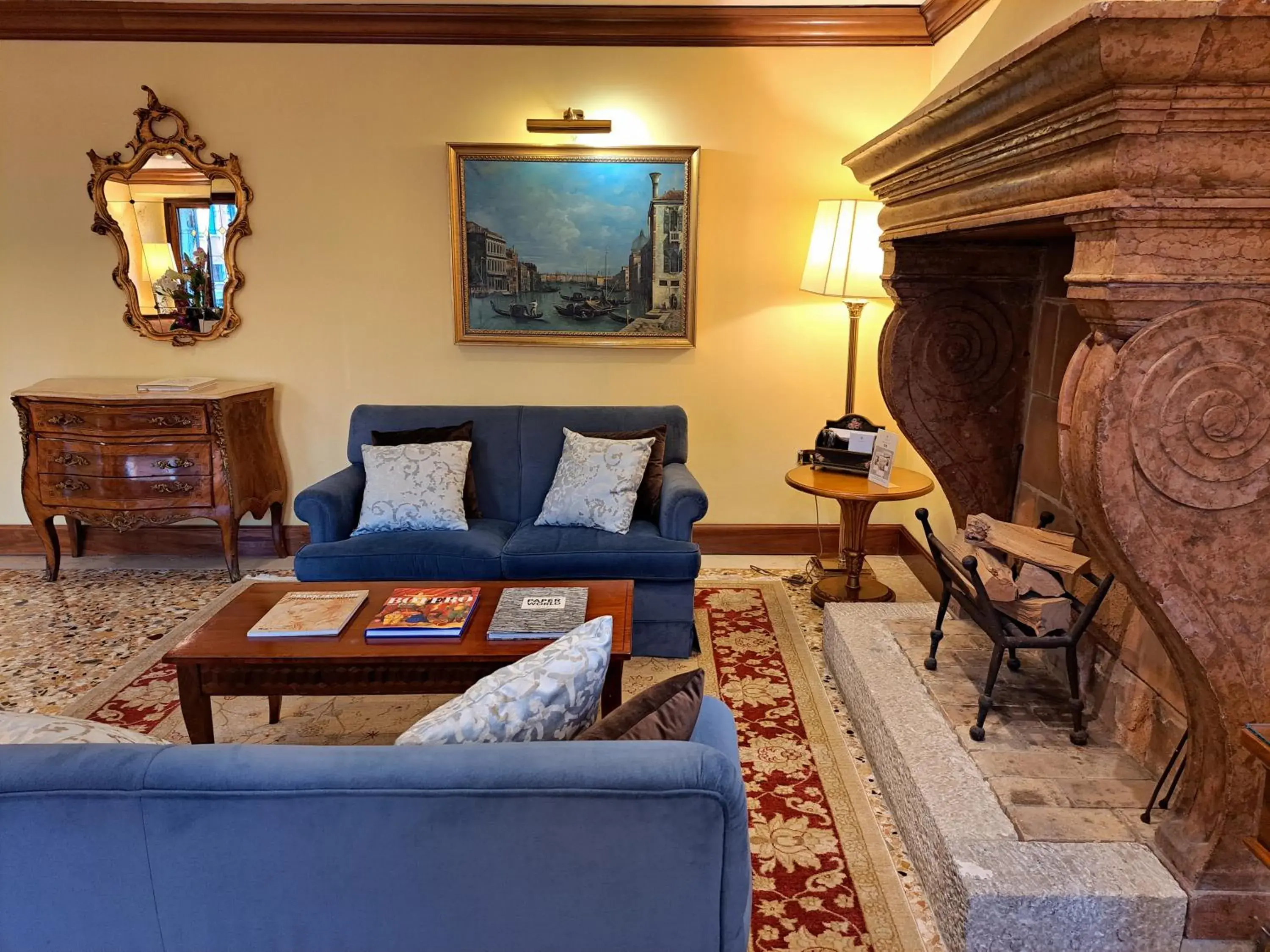 Living room in Sina Palazzo Sant'Angelo Living room in Sina Palazzo Sant'Angelo