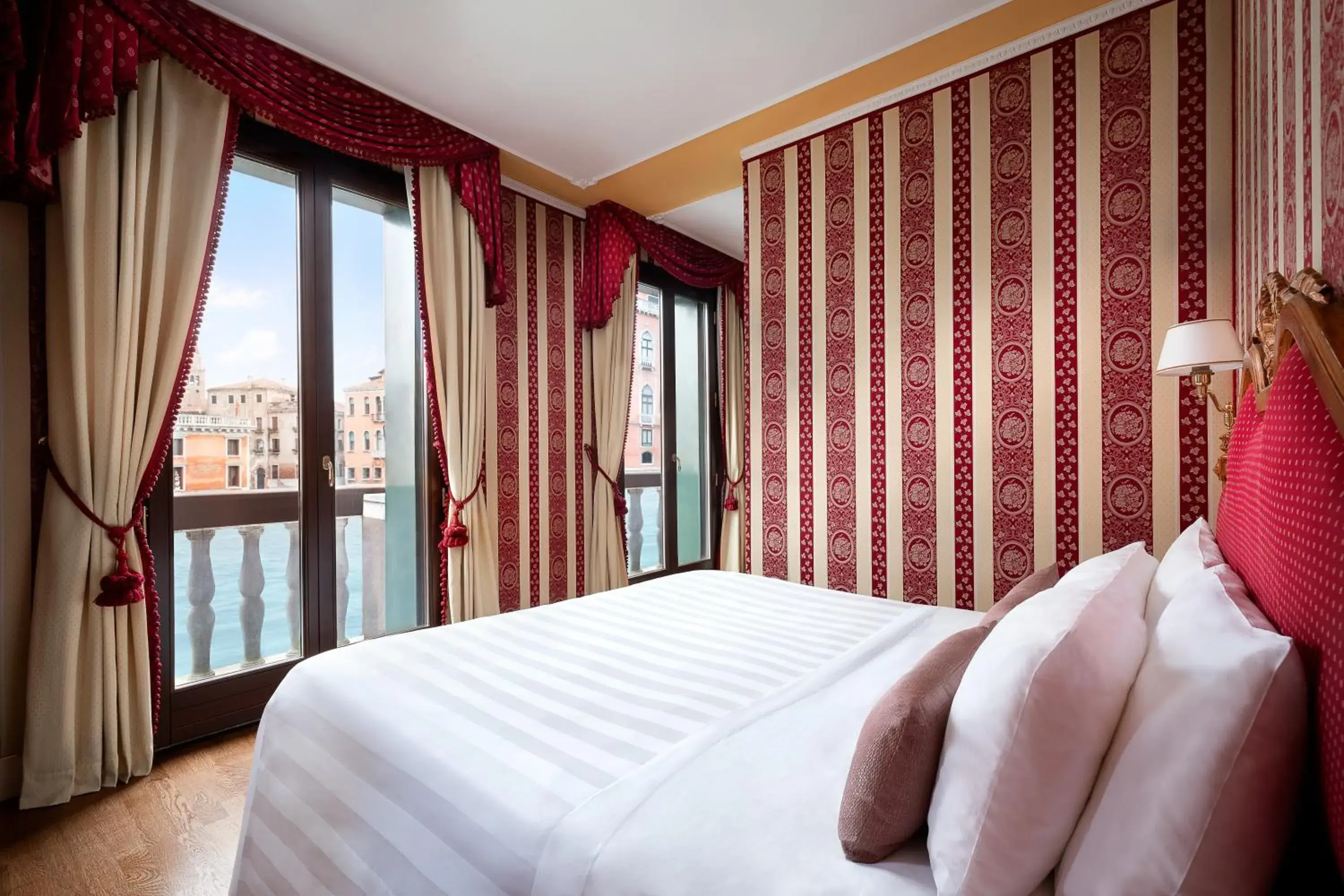 Bed in Sina Palazzo Sant'Angelo Bed in Sina Palazzo Sant'Angelo