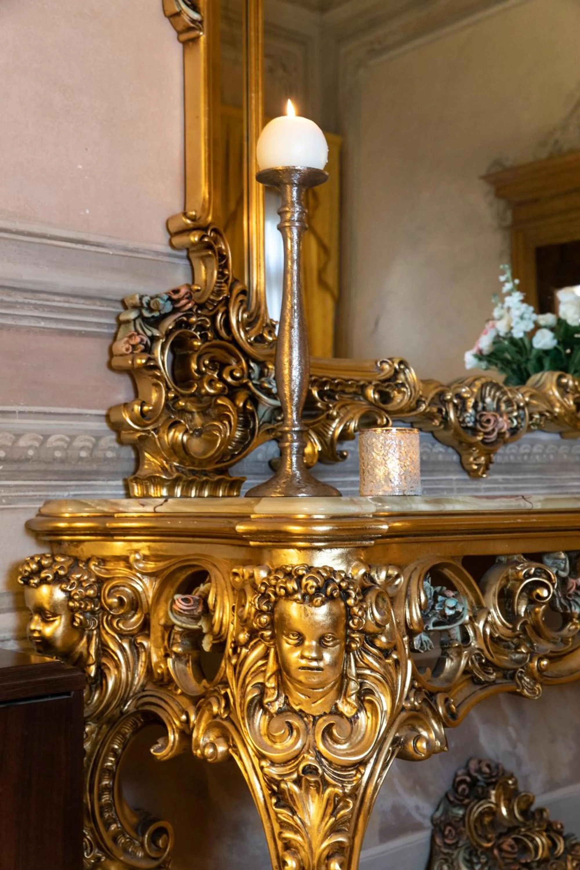 Decorative detail in Ca' Vendramin Zago