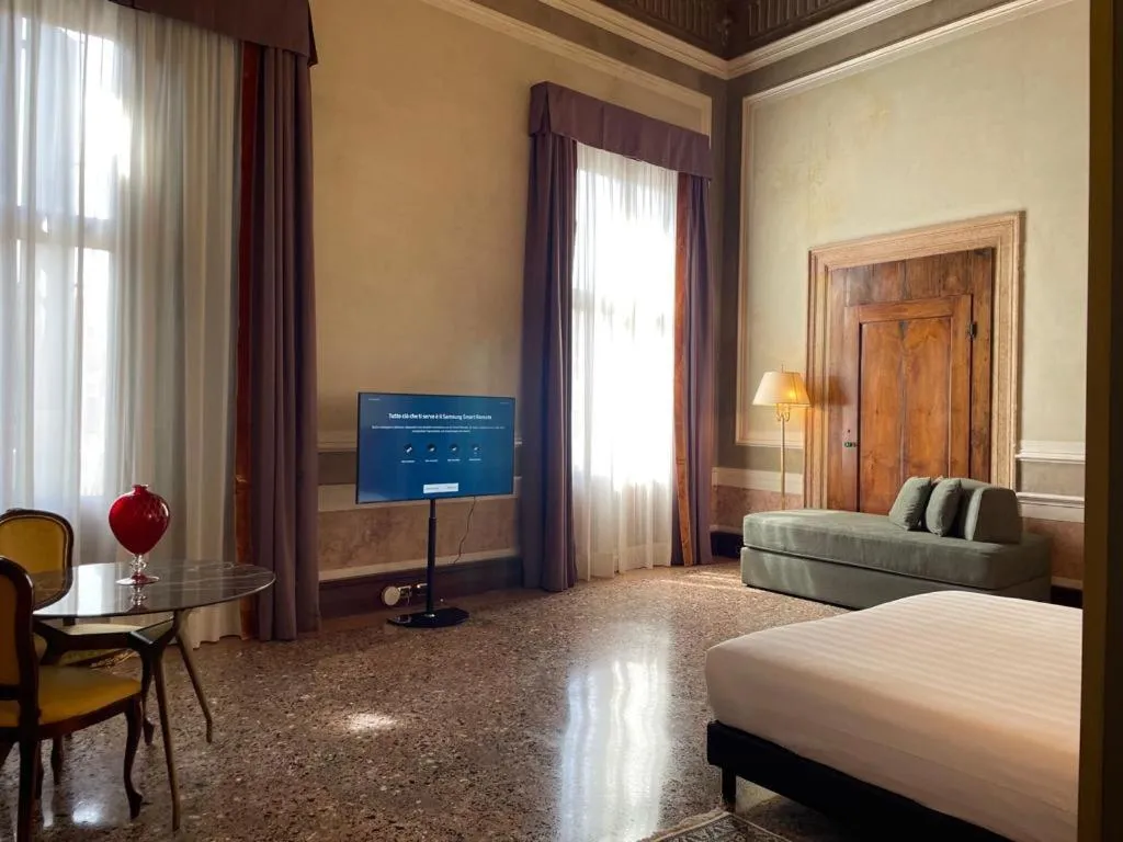 Bedroom, Bed in Ca' Vendramin Zago