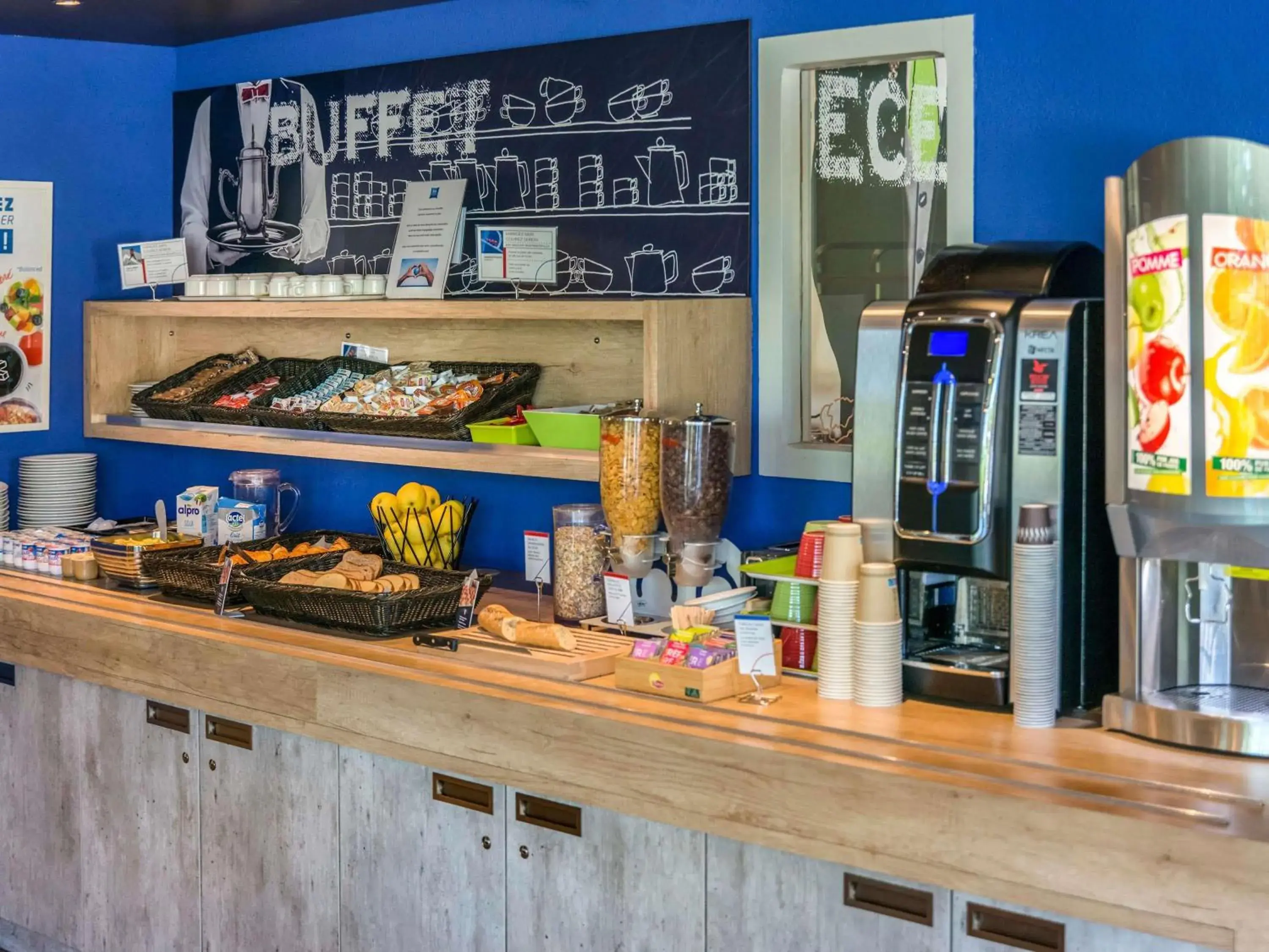 Breakfast in Ibis Budget Archamps Porte de Genève Breakfast in Ibis Budget Archamps Porte de Genève