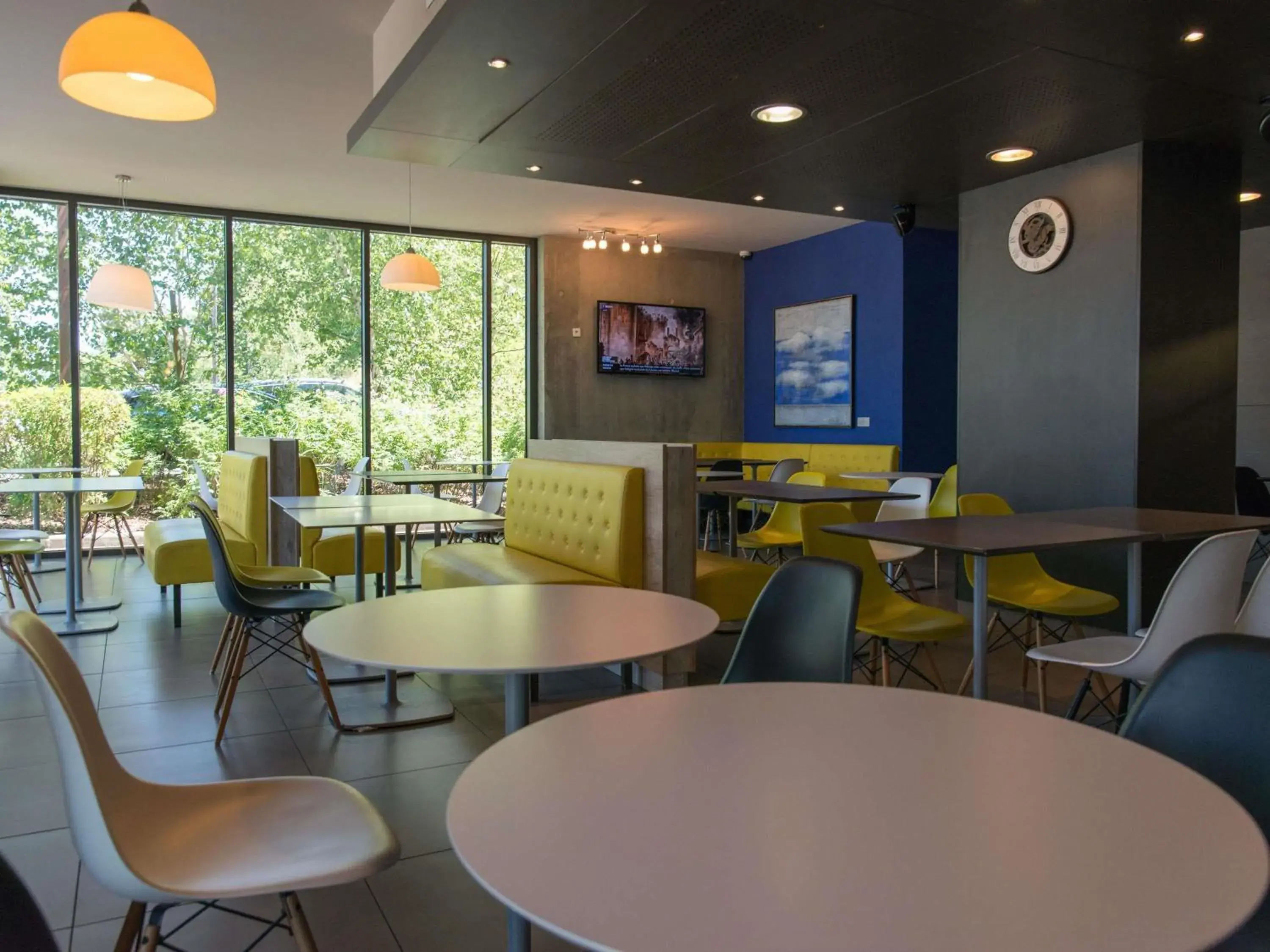 Property building in Ibis Budget Archamps Porte de Genève Property building in Ibis Budget Archamps Porte de Genève