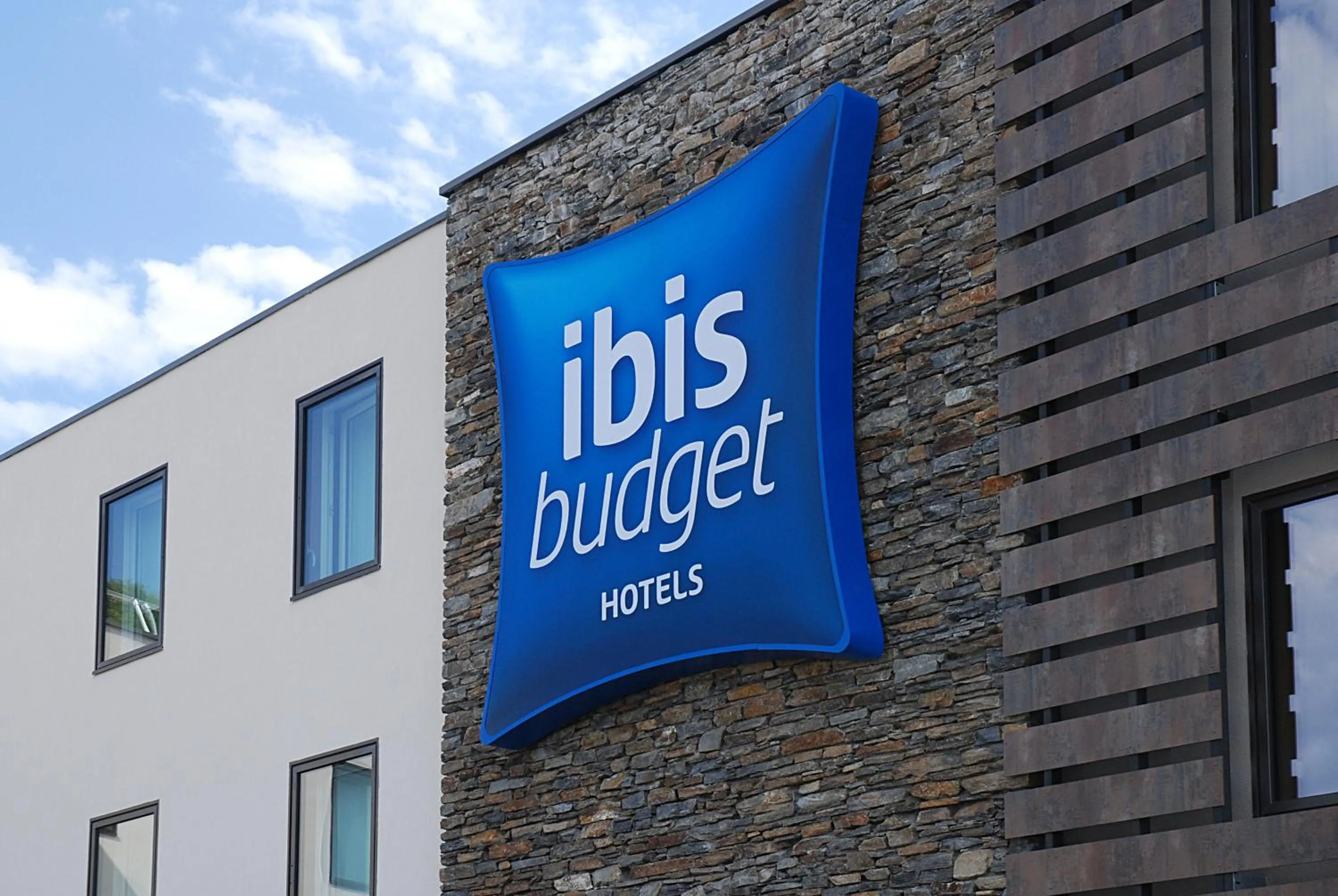 Facade/entrance in Ibis Budget Archamps Porte de Genève