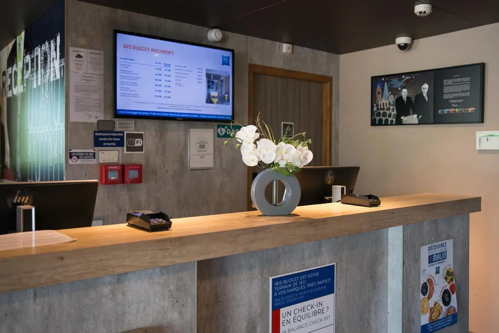 Lobby or reception in Ibis Budget Archamps Porte de Genève Lobby or reception in Ibis Budget Archamps Porte de Genève