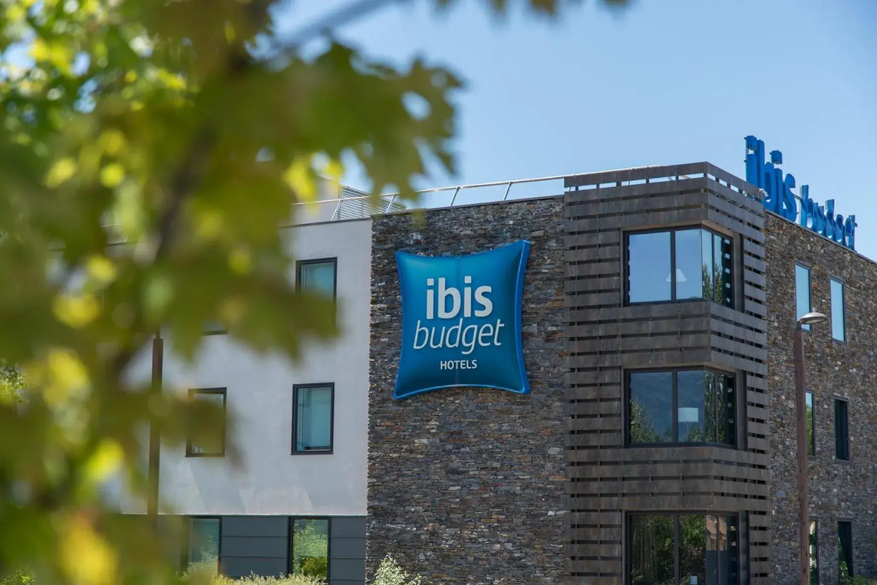 Property building in Ibis Budget Archamps Porte de Genève Property building in Ibis Budget Archamps Porte de Genève