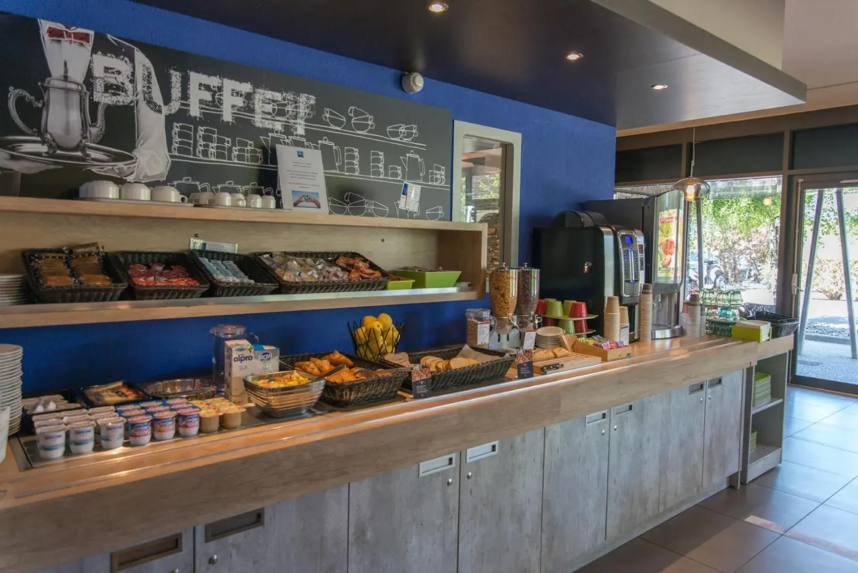 Food and drinks in Ibis Budget Archamps Porte de Genève Food and drinks in Ibis Budget Archamps Porte de Genève