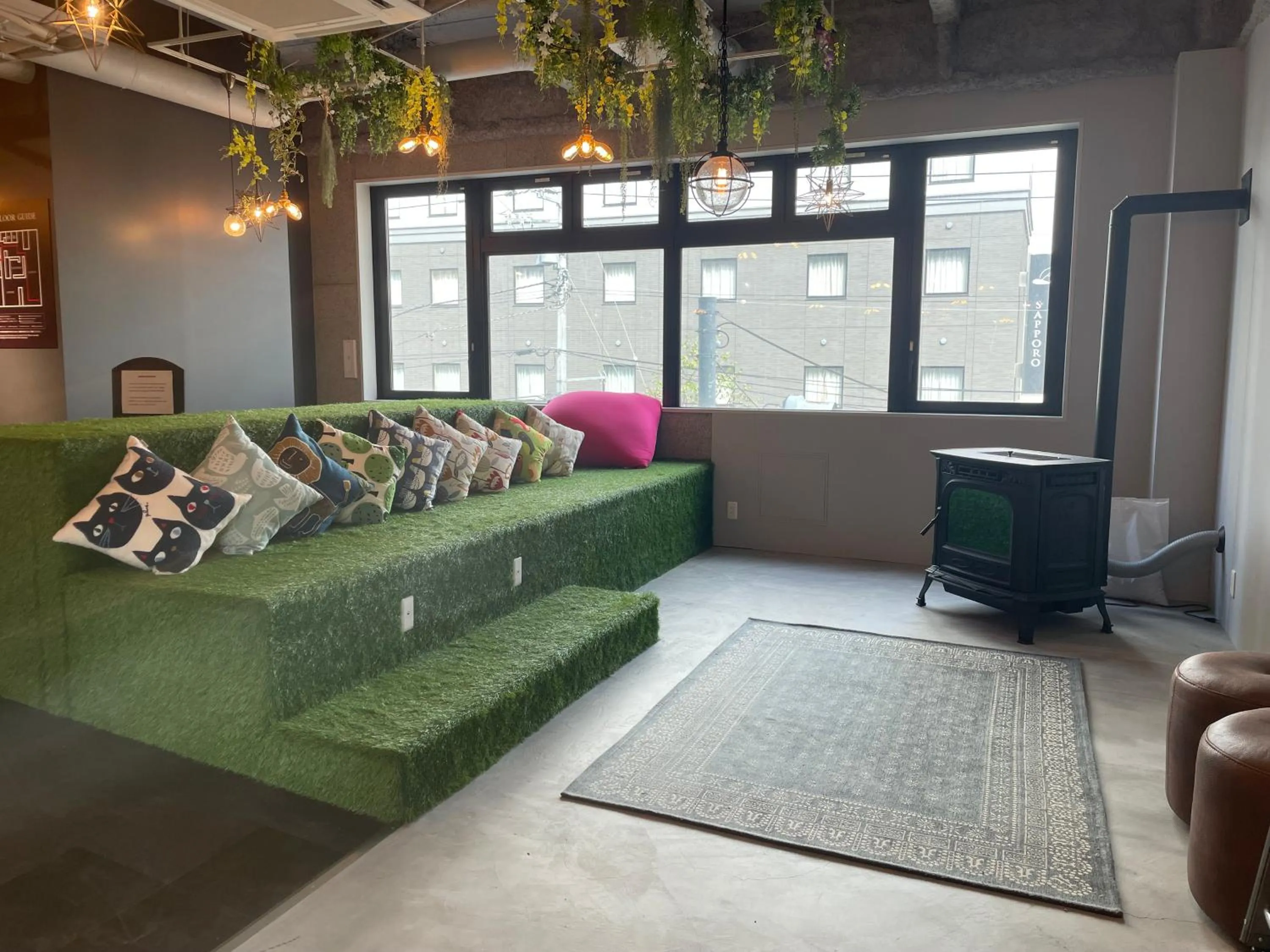 Communal lounge/ TV room in WISE OWL HOSTELS SAPPORO