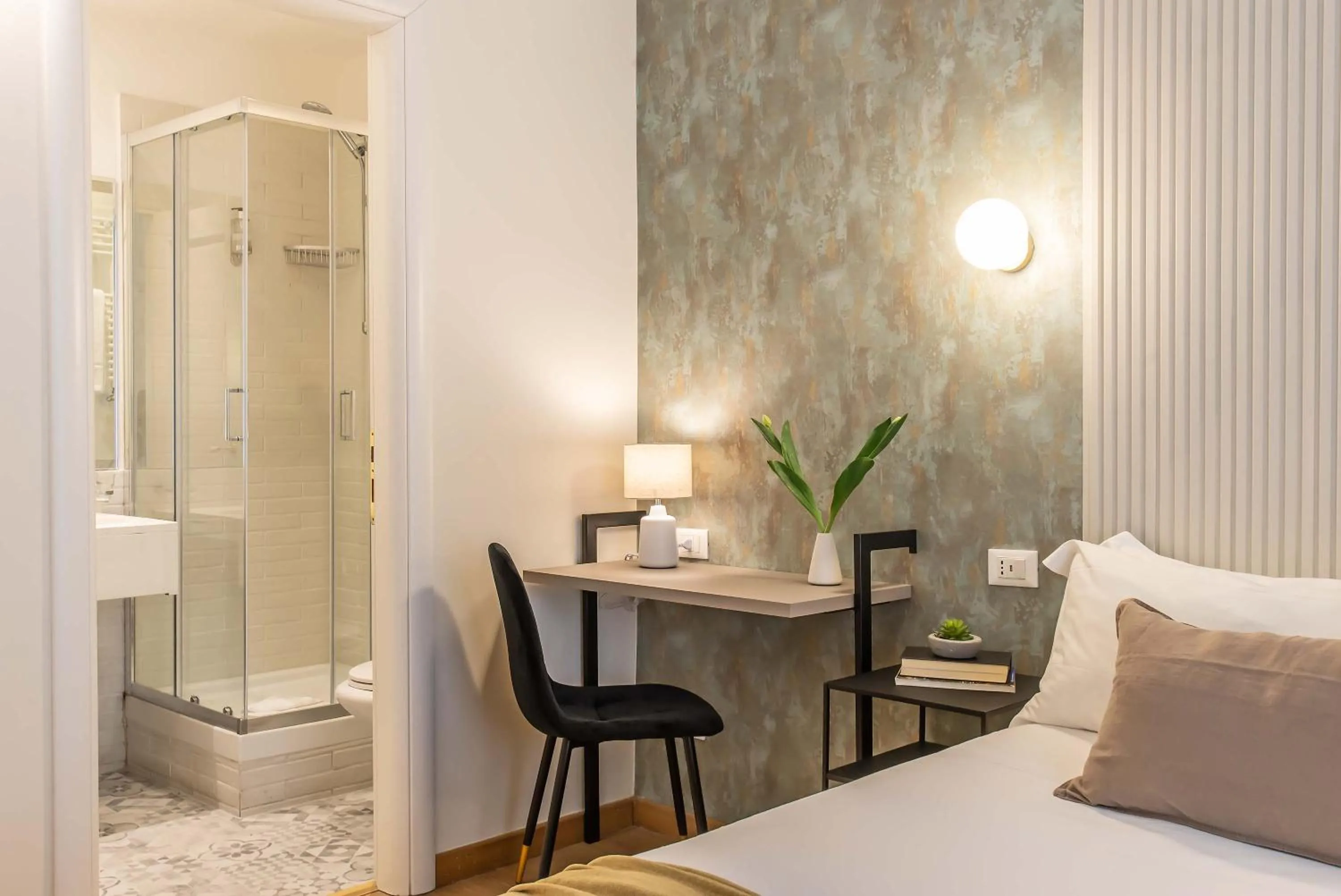 Photo of the whole room, Bed in 94Rooms Vatican Guest House- Scipioni