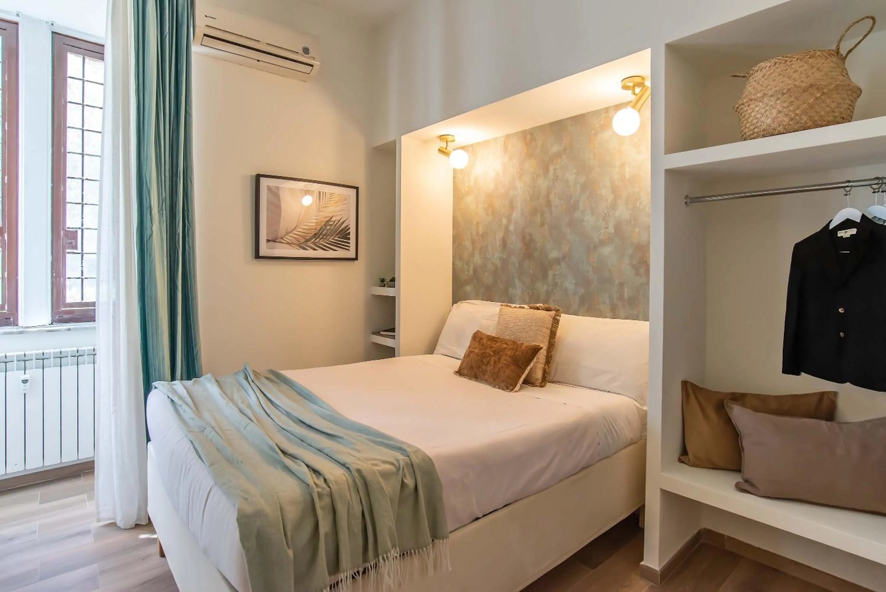 Bed in 94Rooms Vatican Guest House- Scipioni