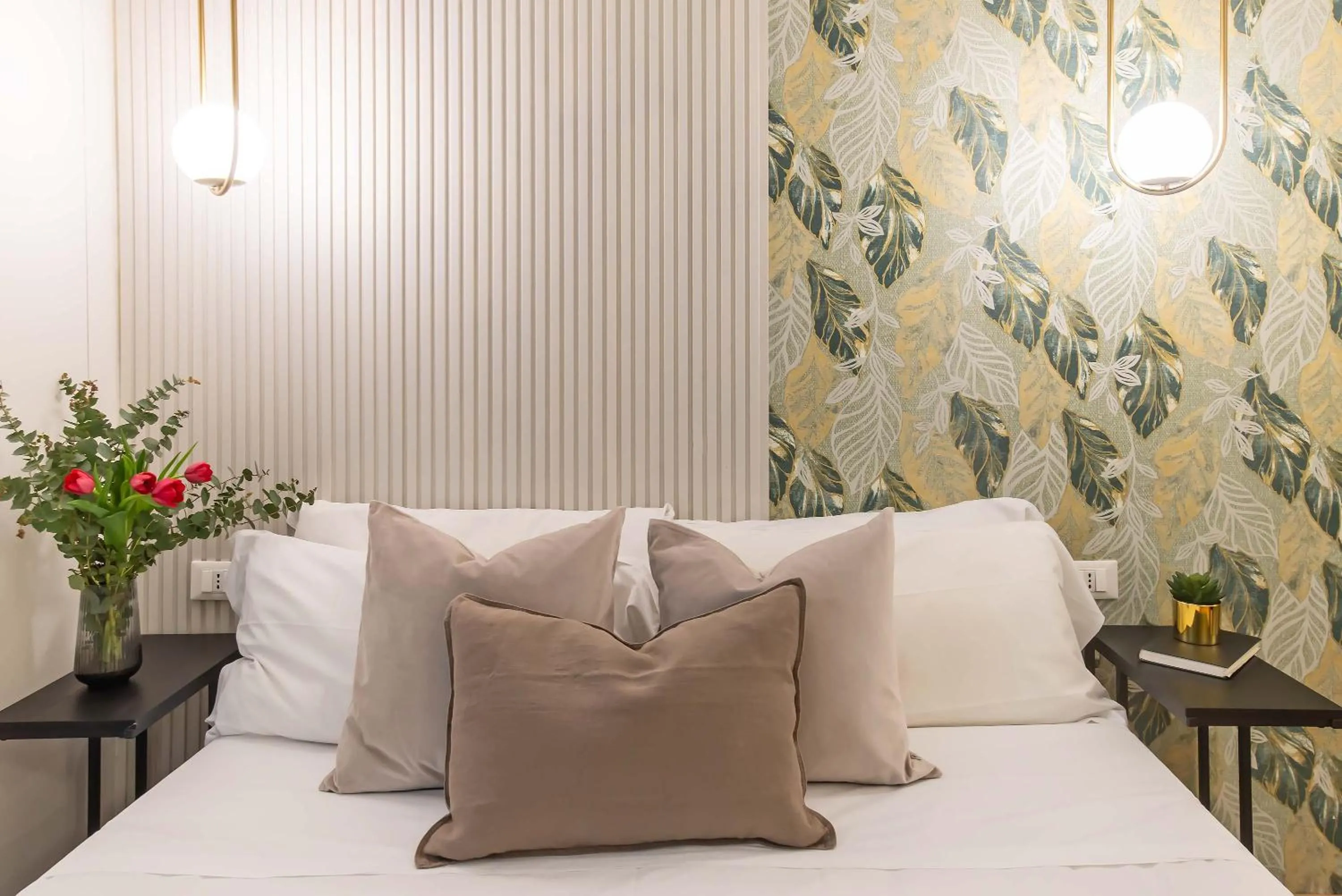 Decorative detail, Bed in 94Rooms Vatican Guest House- Scipioni