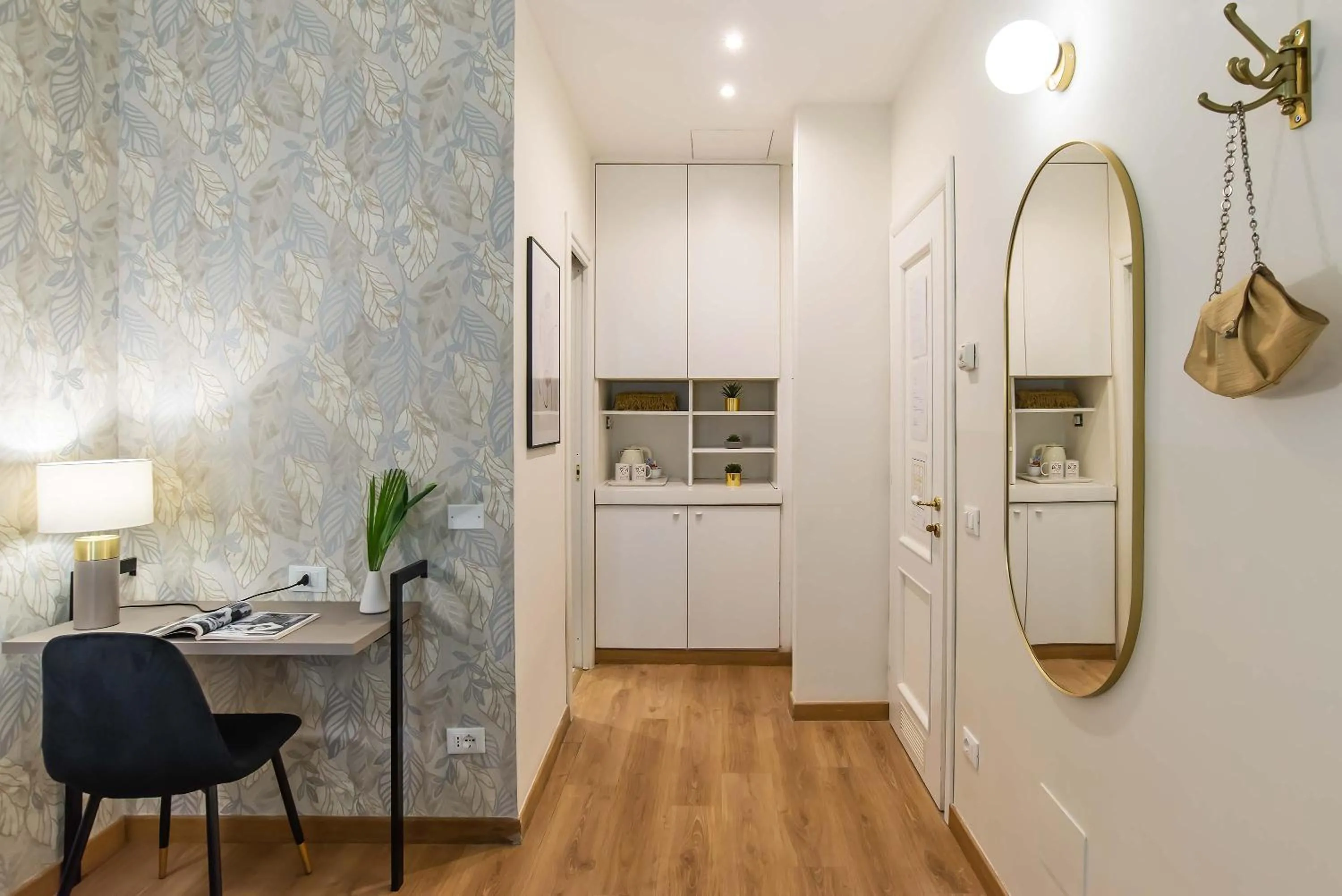 hair dresser in 94Rooms Vatican Guest House- Scipioni