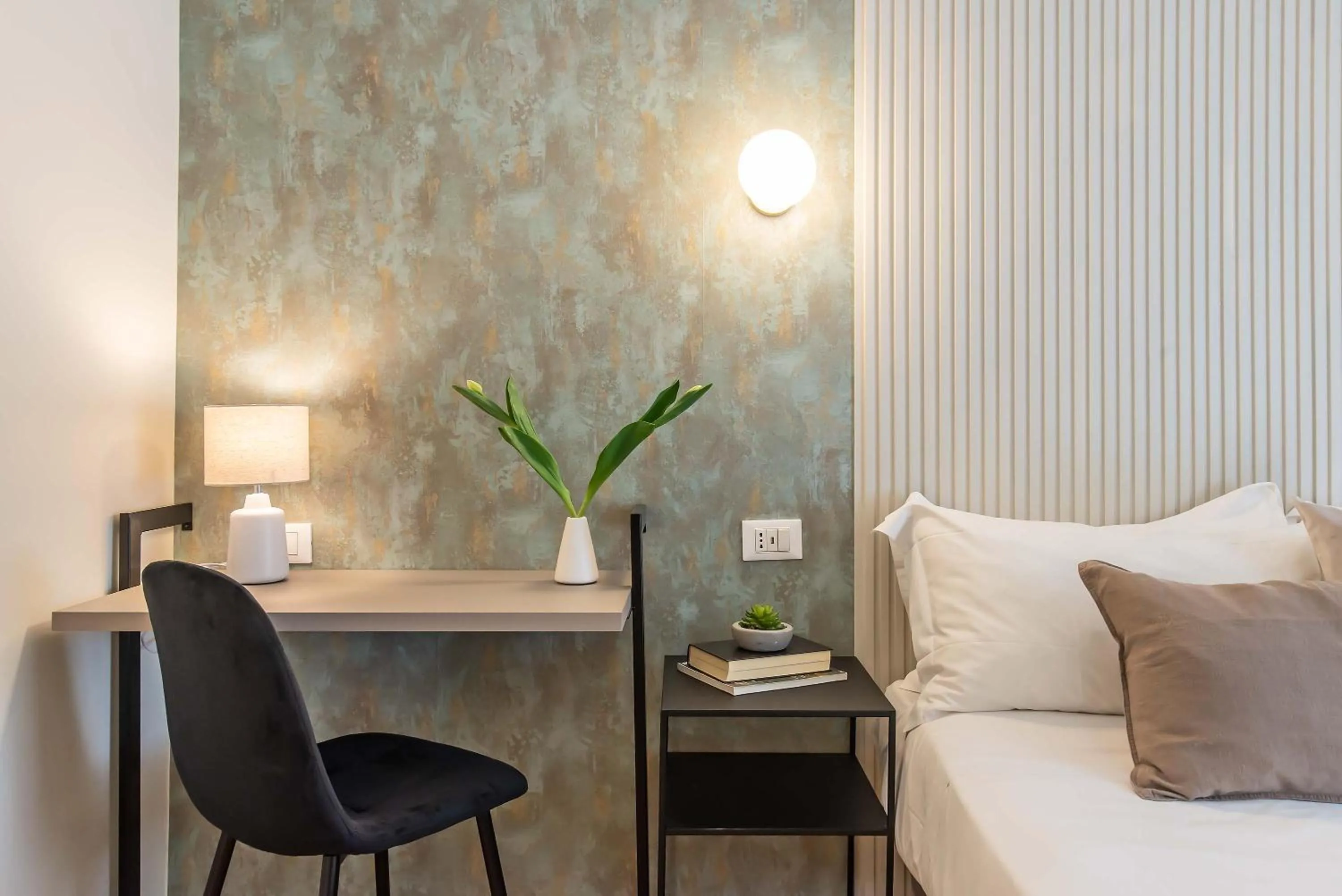 Decorative detail, Bed in 94Rooms Vatican Guest House- Scipioni