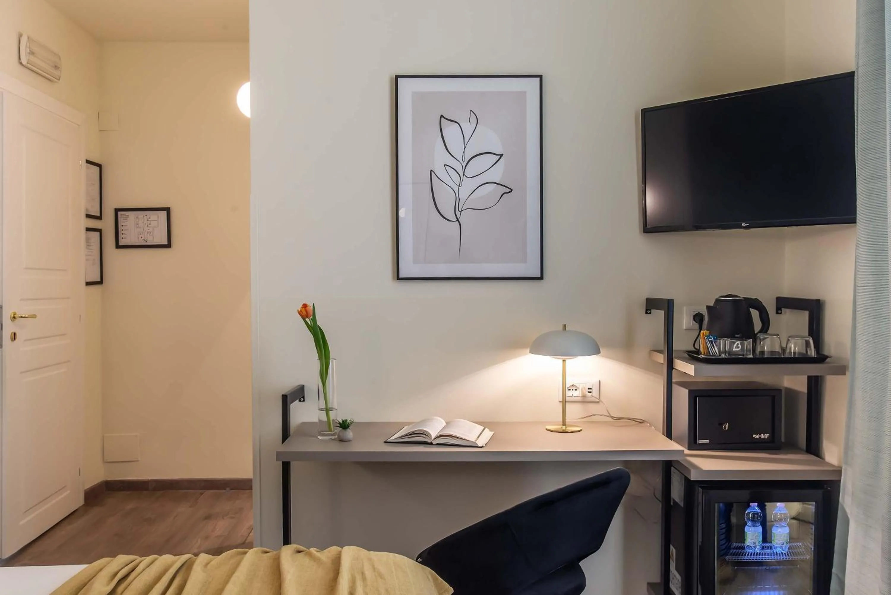 Seating area in 94Rooms Vatican Guest House- Scipioni