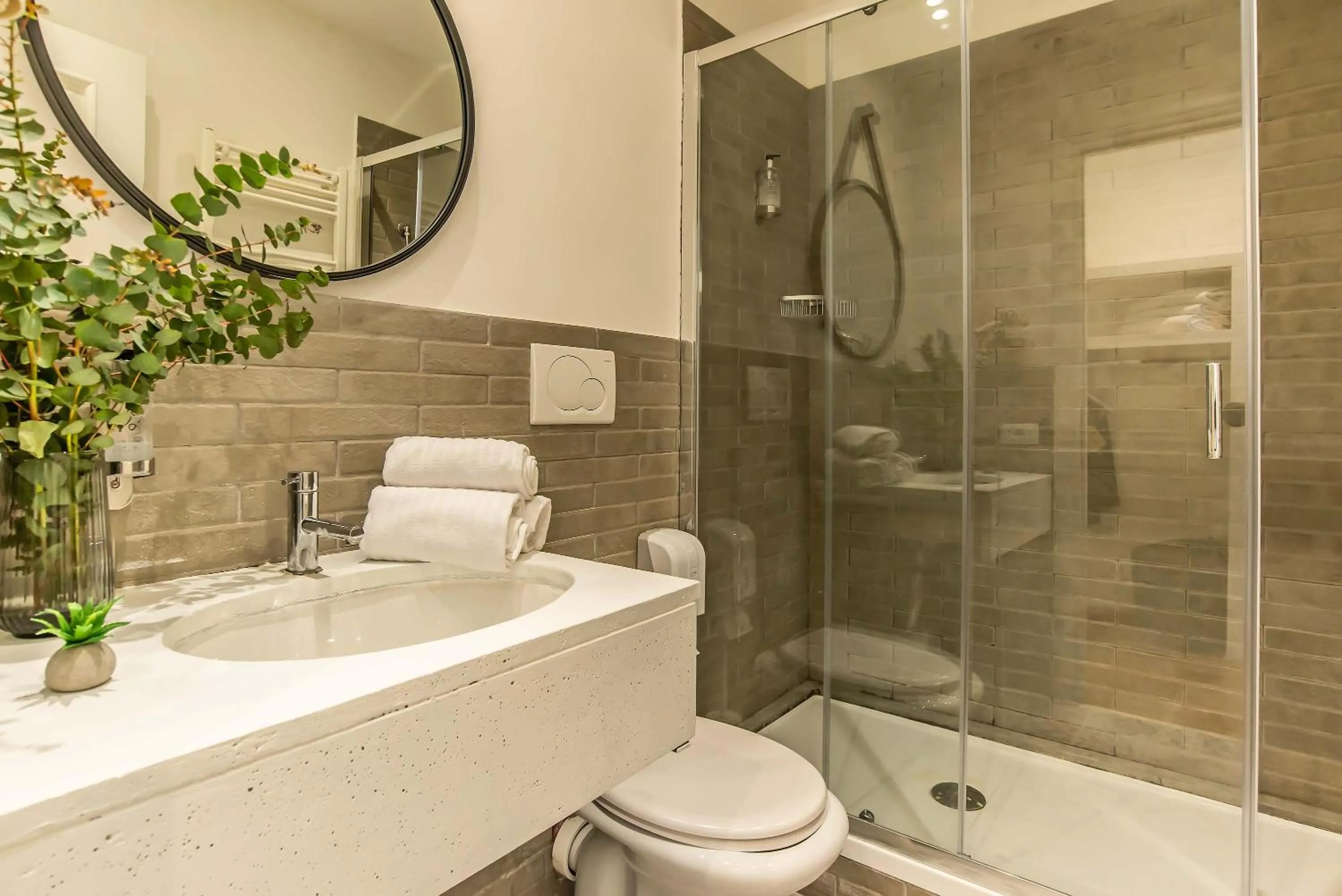 Bathroom in 94Rooms Vatican Guest House- Scipioni