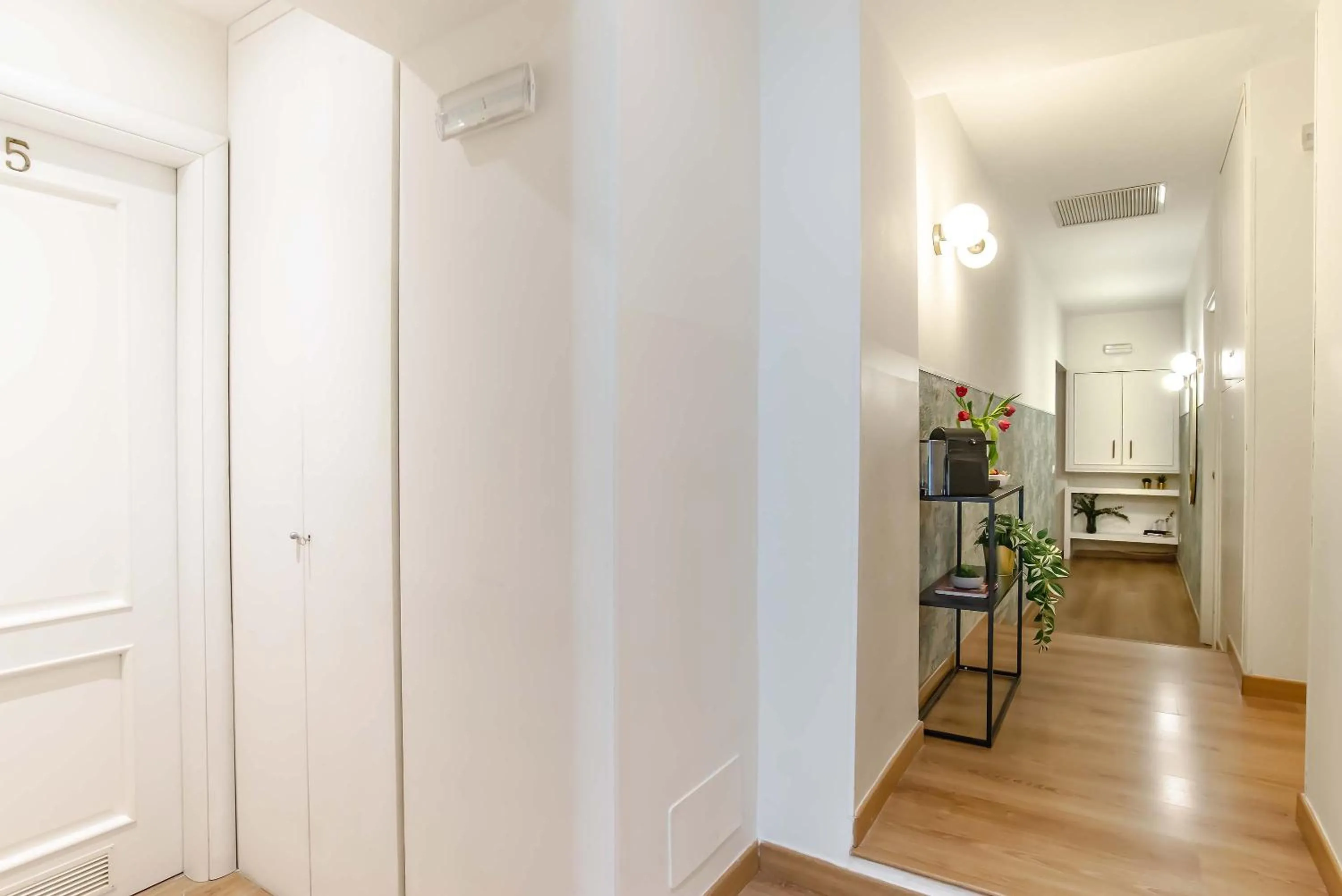 hair dresser in 94Rooms Vatican Guest House- Scipioni