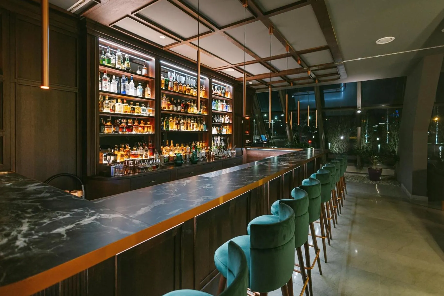 Lounge or bar in Crowne Plaza Belgrade by IHG