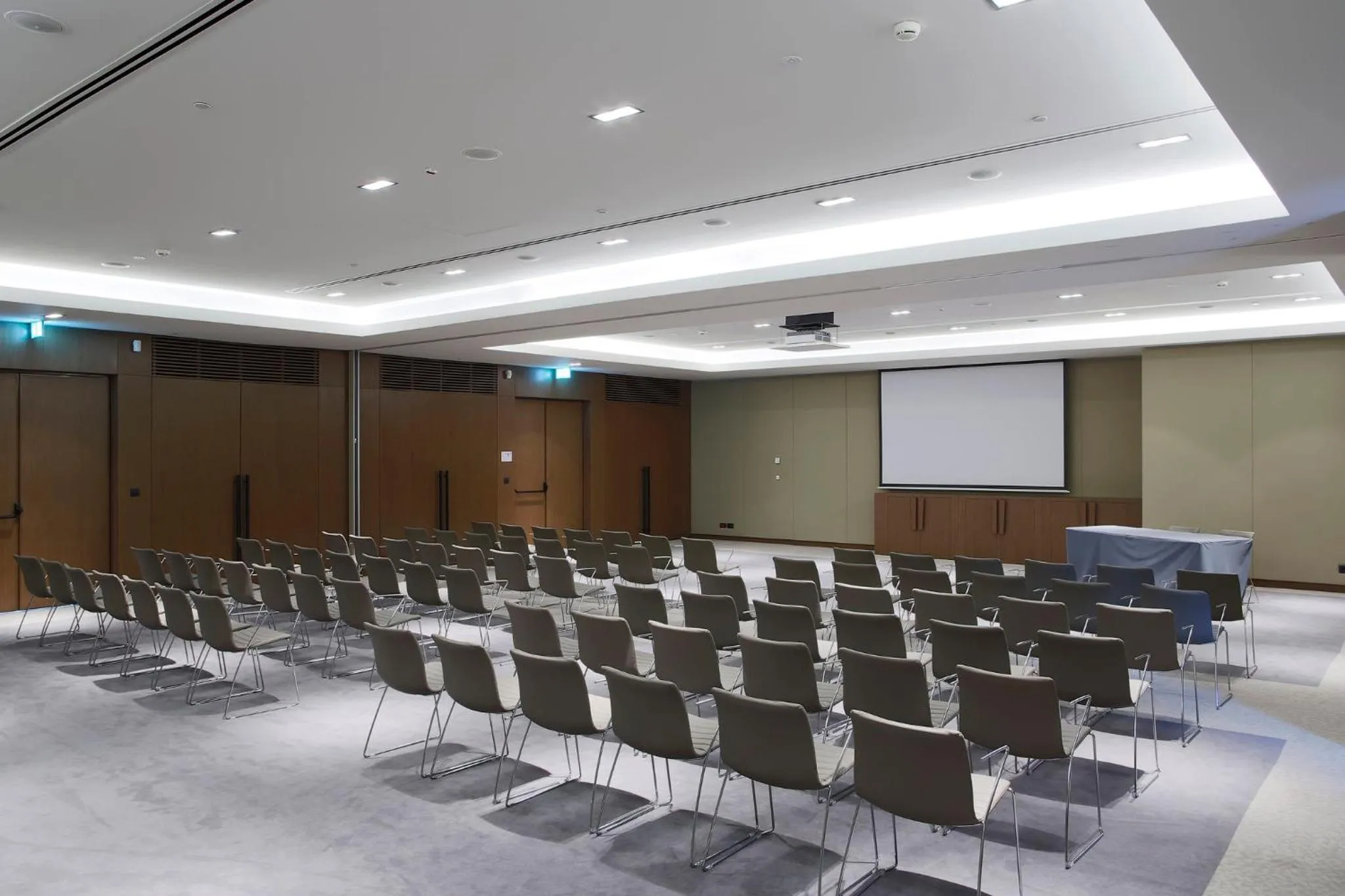 Meeting/conference room in Crowne Plaza Belgrade by IHG