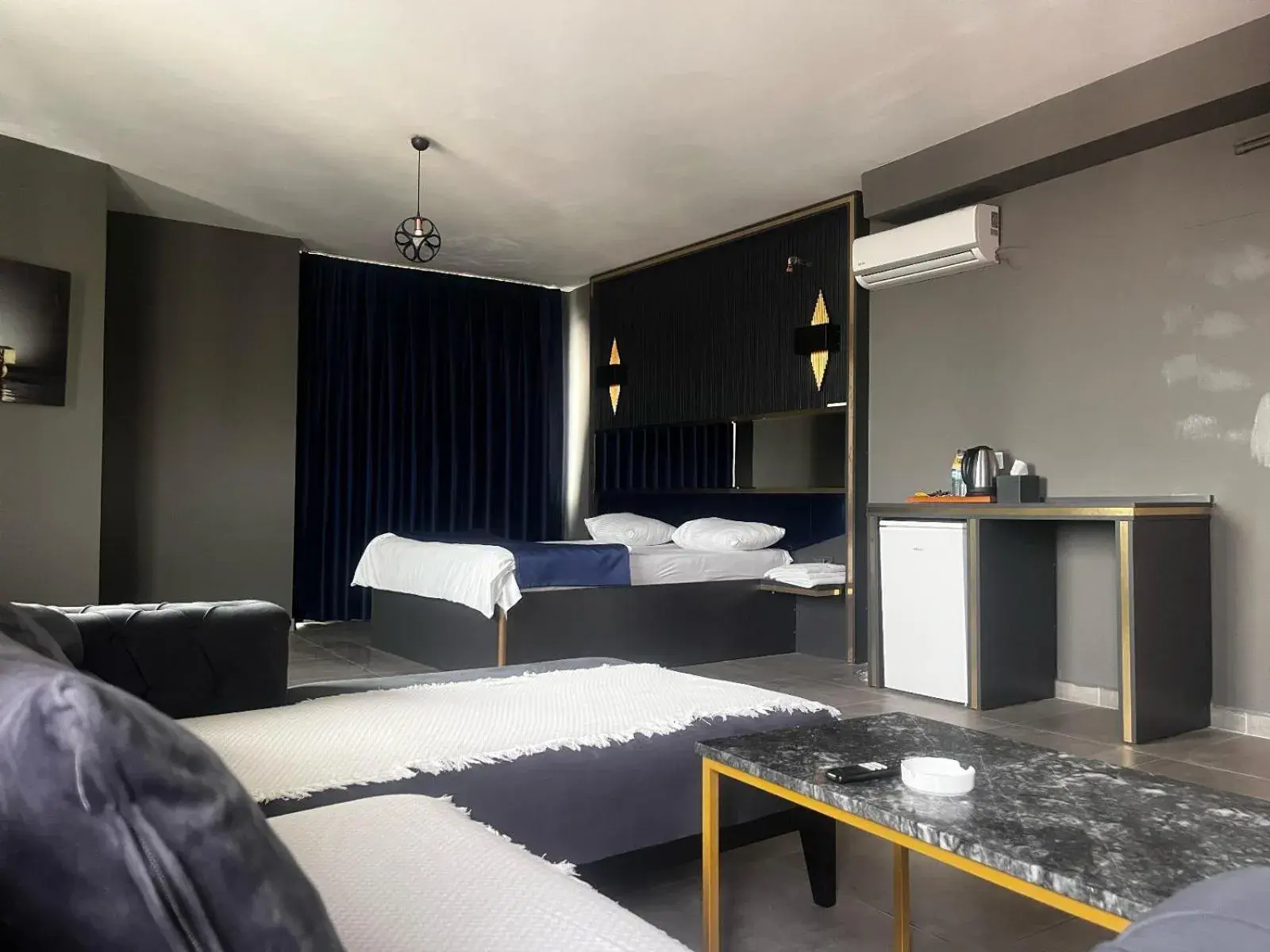 216 Hill Suites 216 Hill Suites