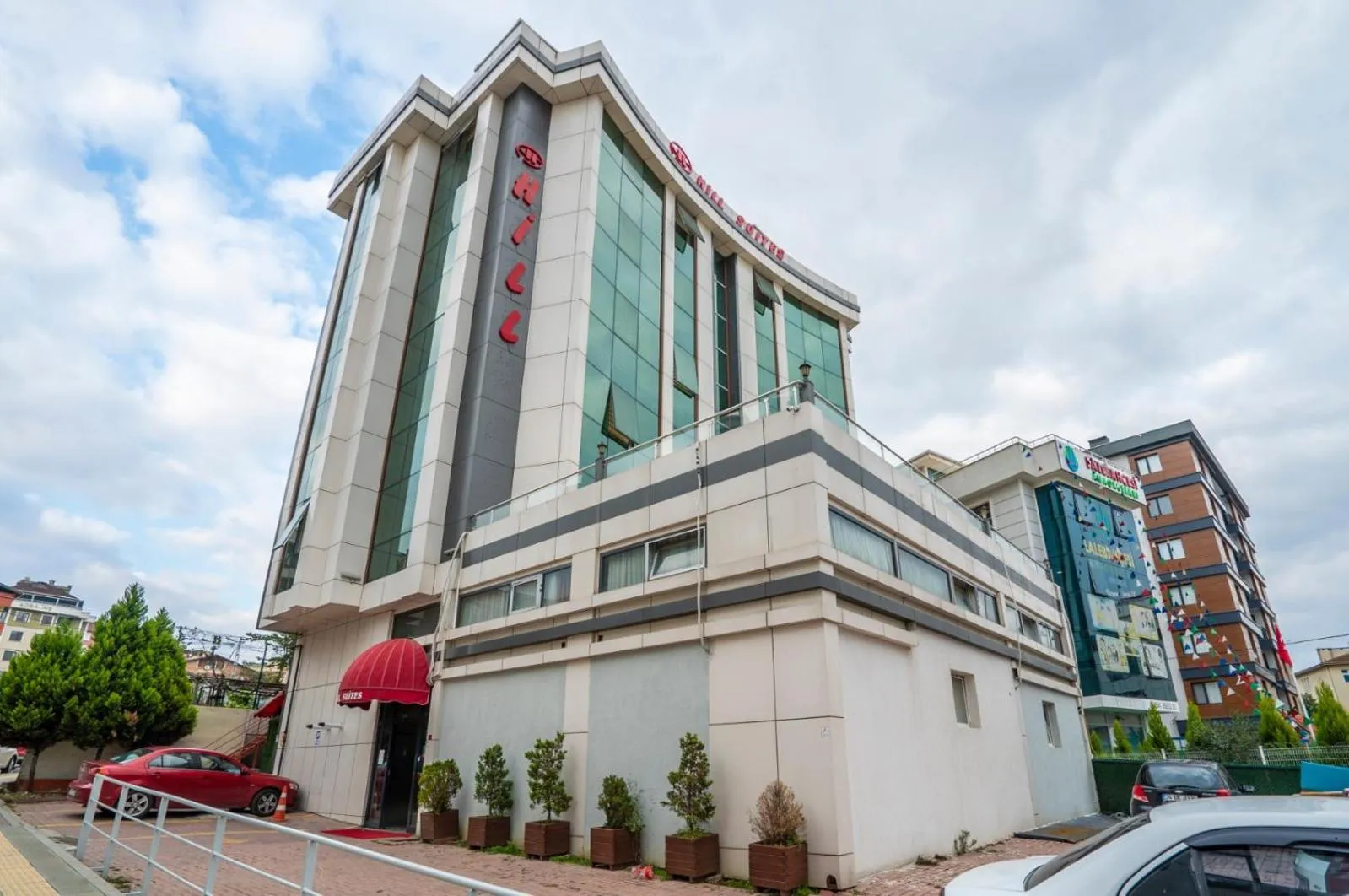 Property building in 216 Hill Suites