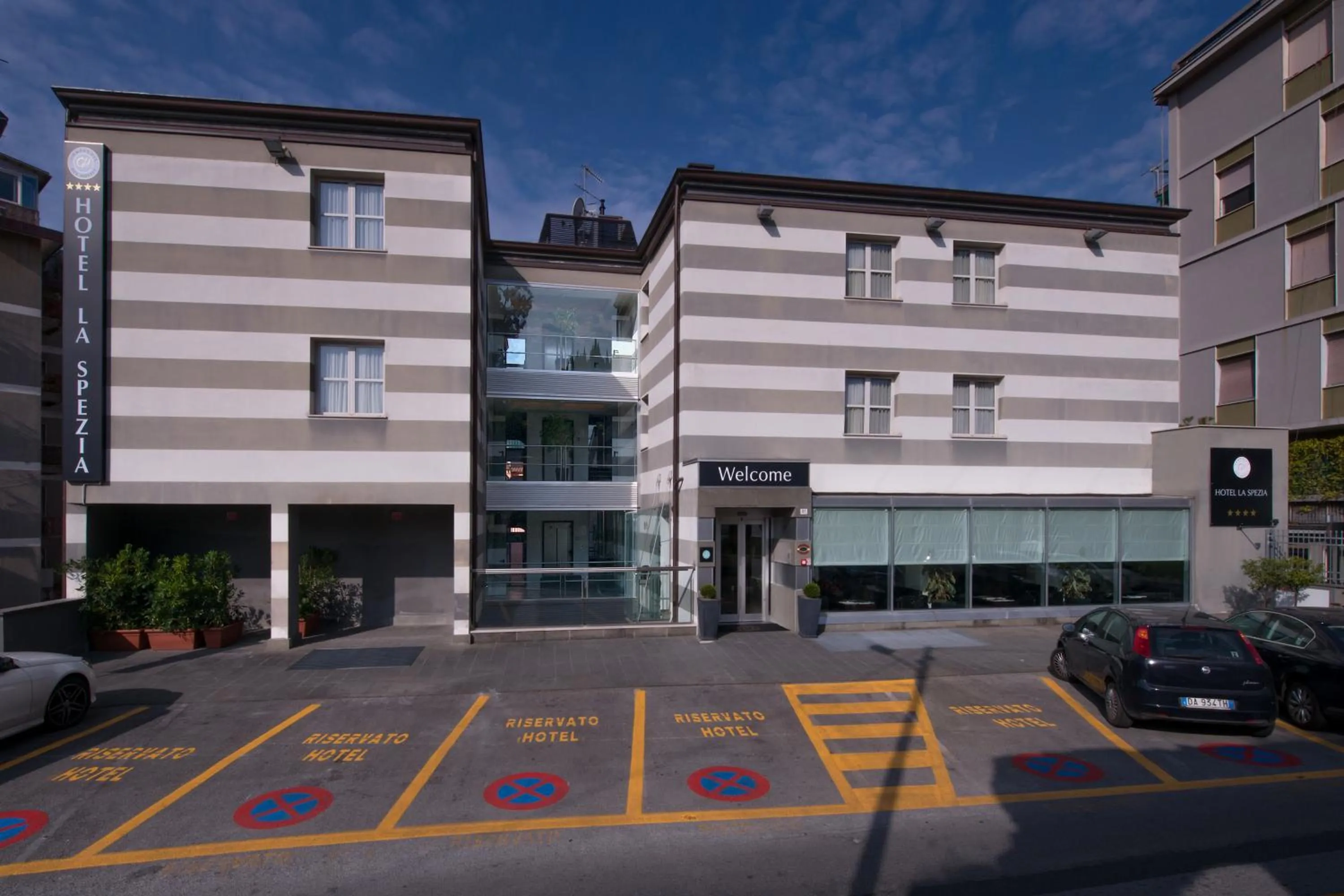 Facade/entrance in CDH Hotel La Spezia