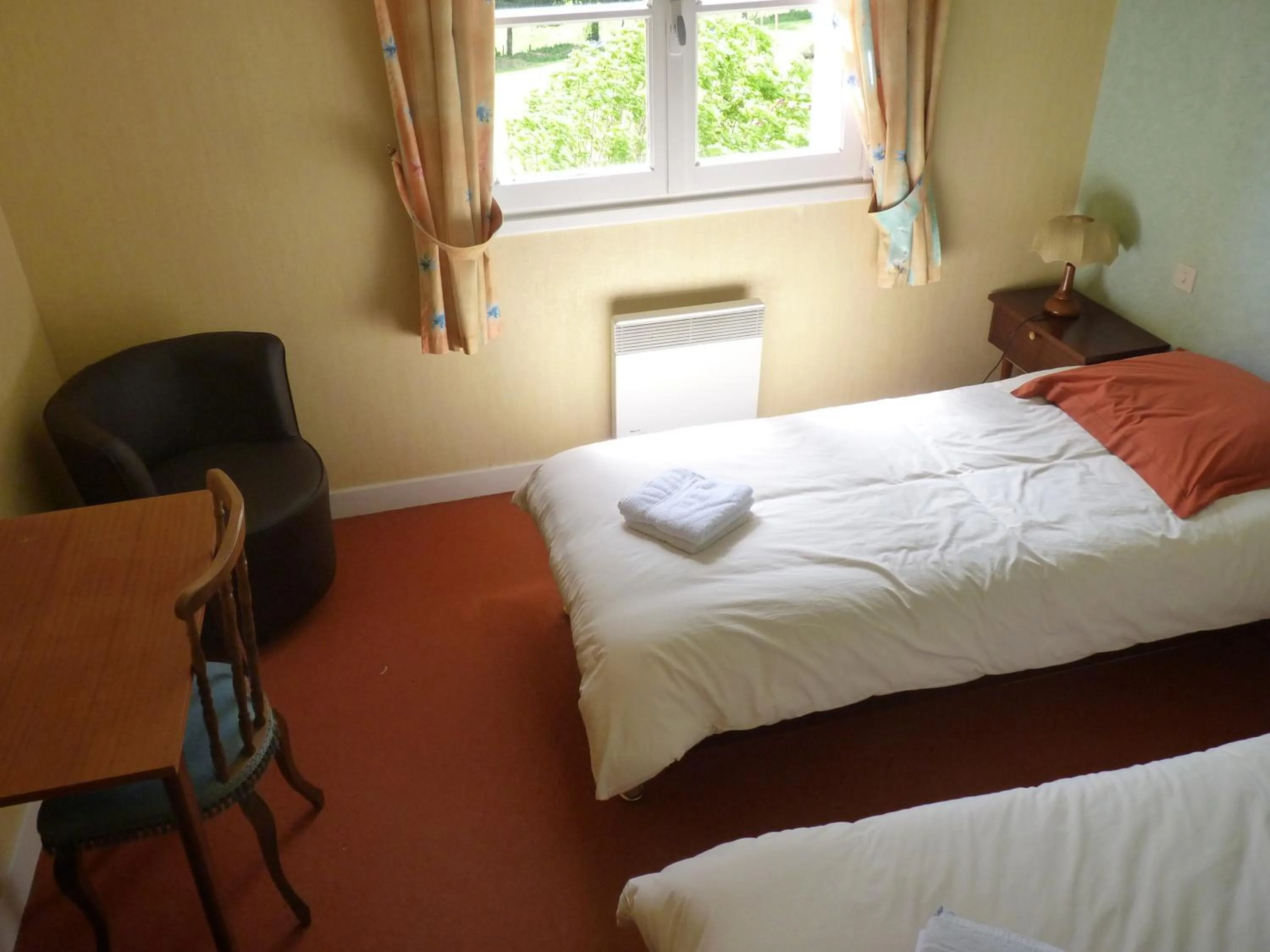 Photo of the whole room in Chambres d'hôtes - Domaine de la Grangeotte