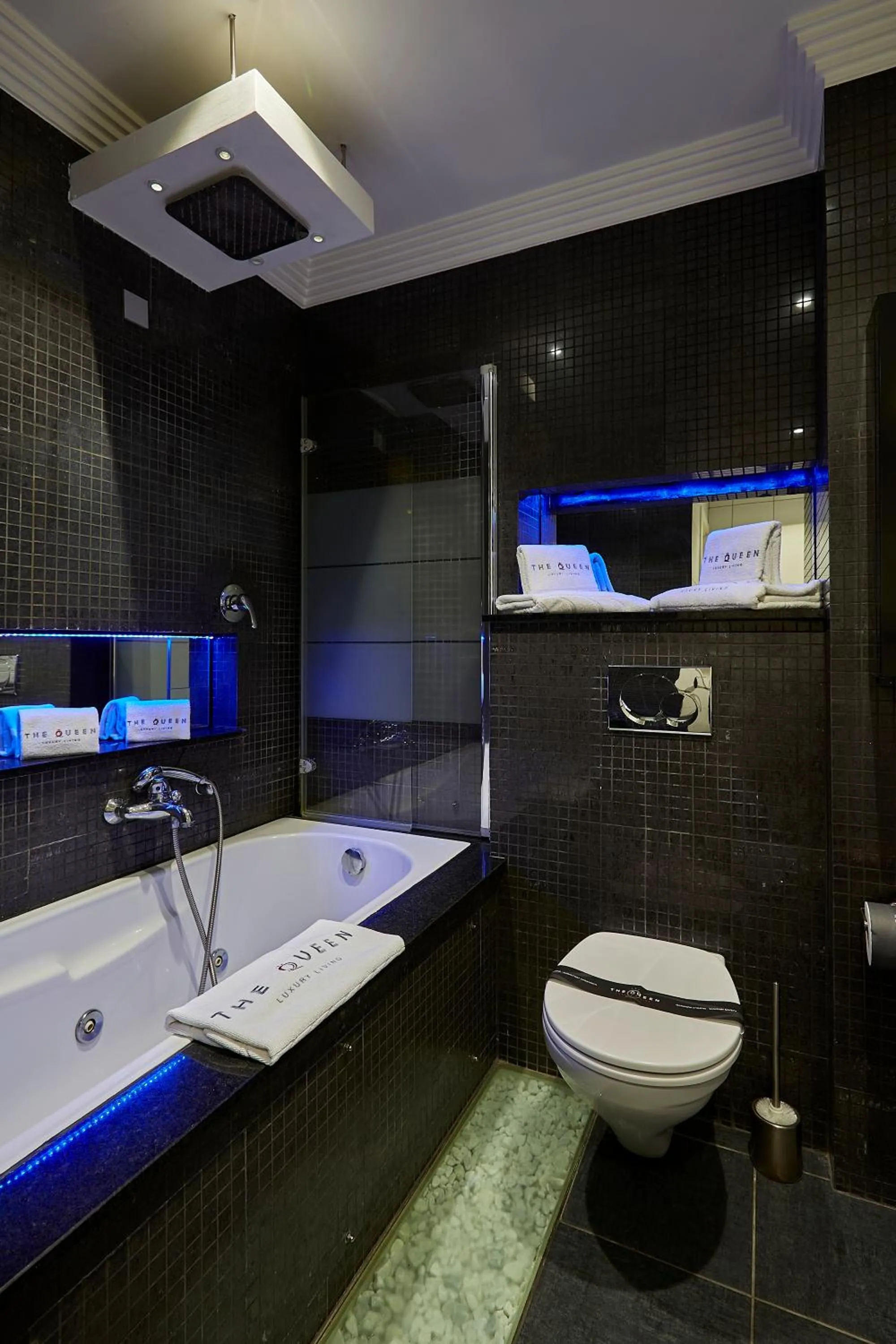 Bathroom in The Queen Luxury Apartments - Villa Cortina