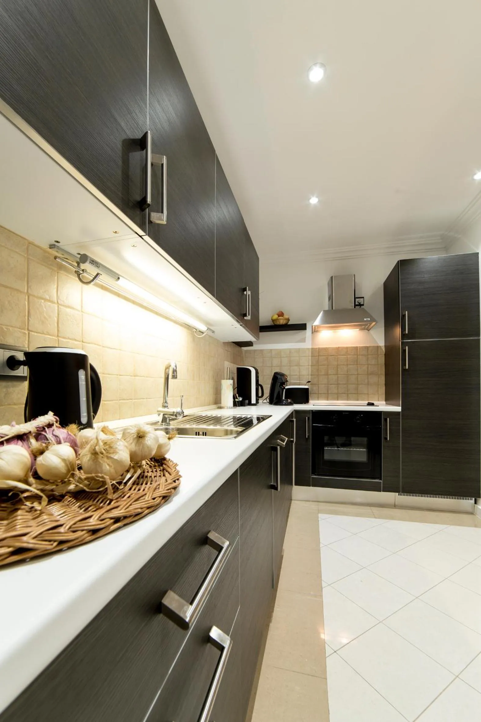Kitchen or kitchenette in The Queen Luxury Apartments - Villa Cortina