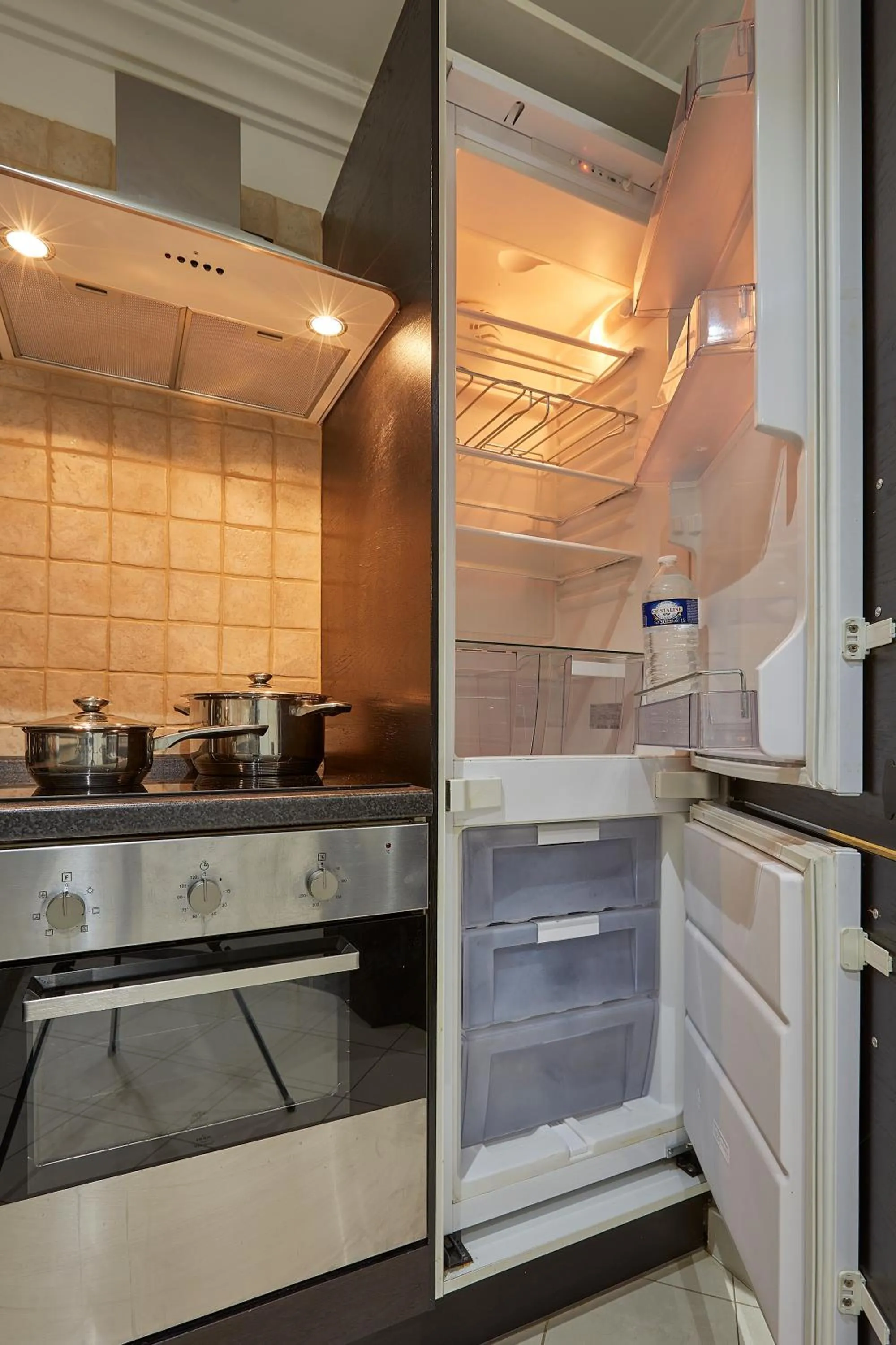 kitchen in The Queen Luxury Apartments - Villa Cortina
