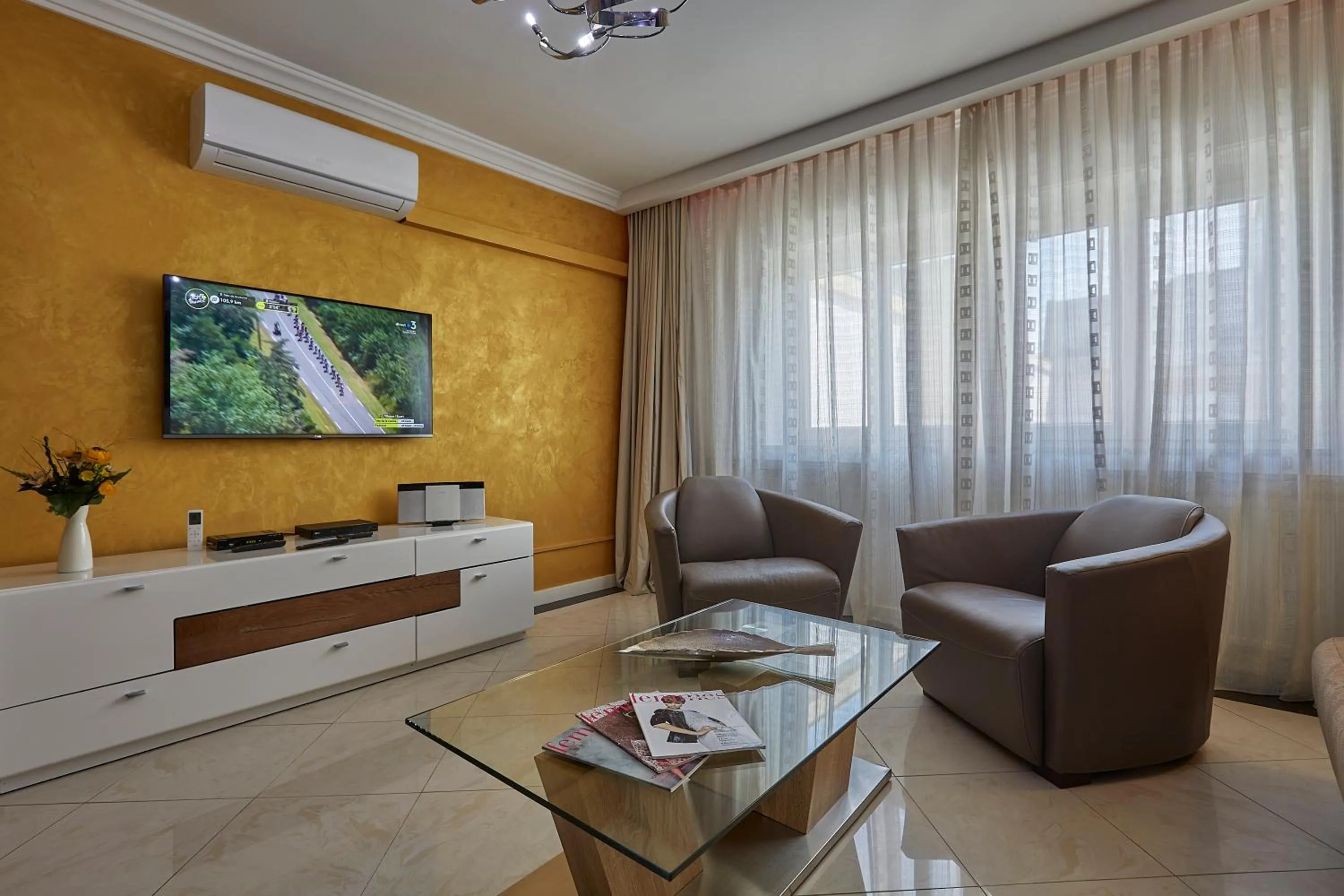 Seating area in The Queen Luxury Apartments - Villa Cortina