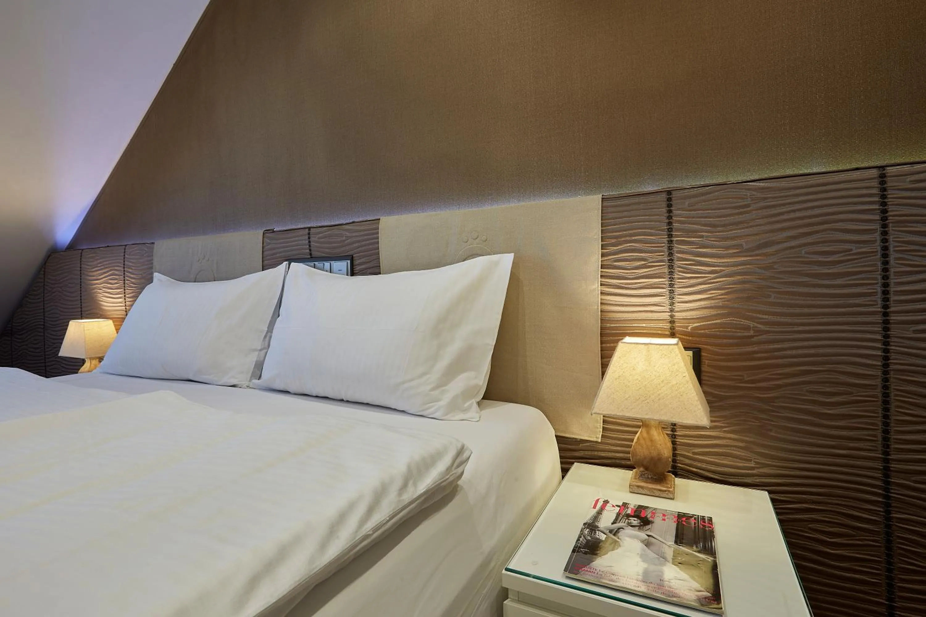 Bedroom, Bed in The Queen Luxury Apartments - Villa Cortina