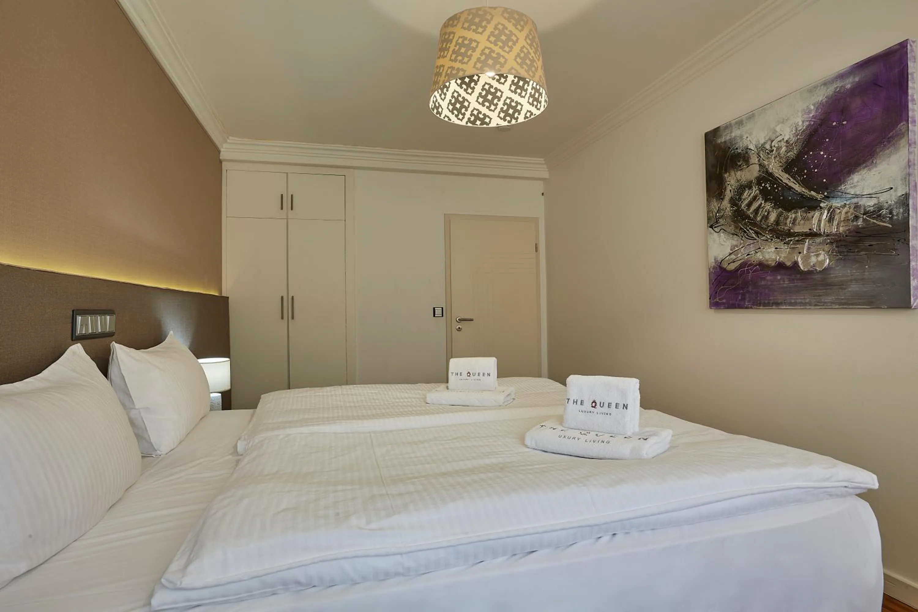 Bedroom, Bed in The Queen Luxury Apartments - Villa Cortina