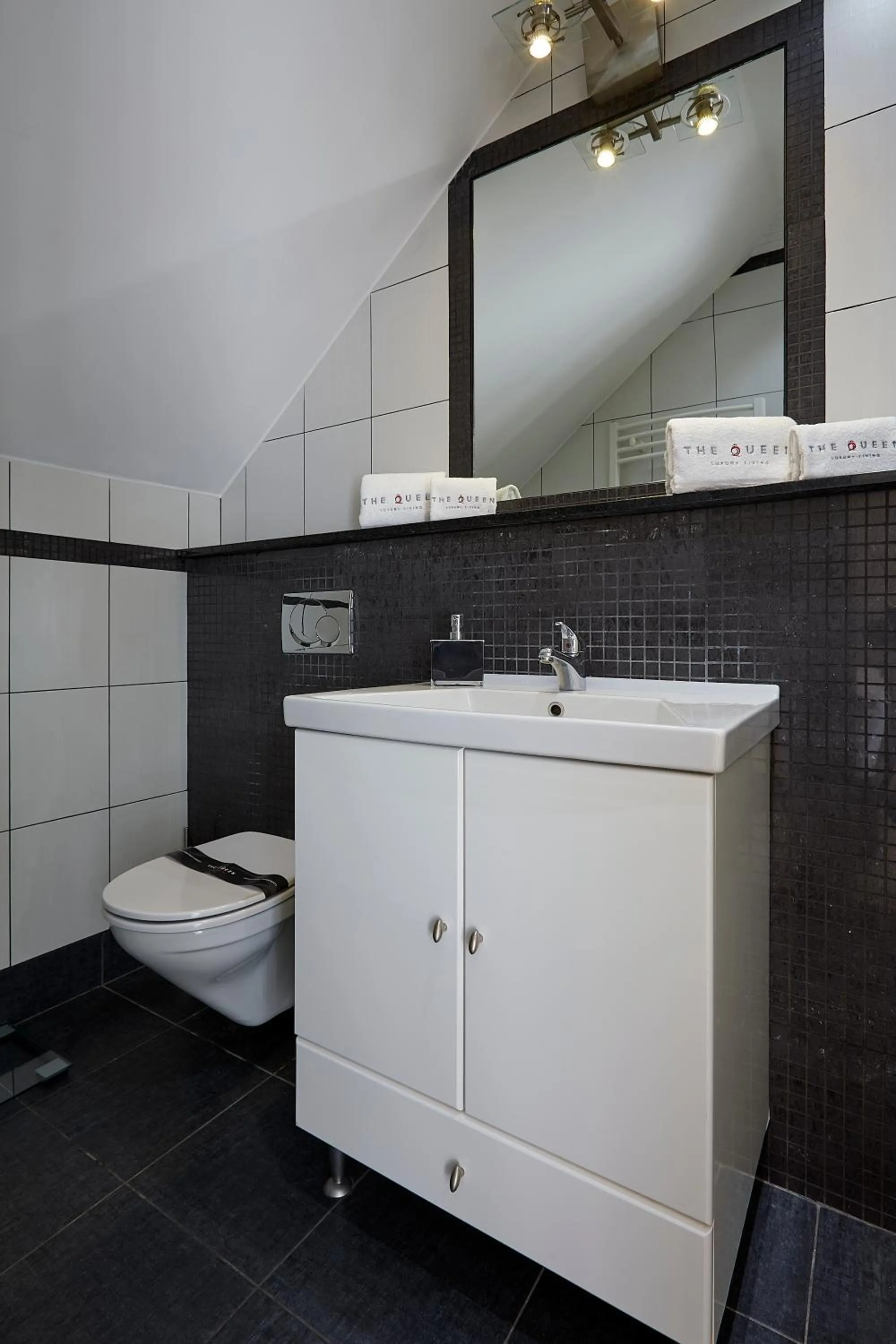 Bathroom in The Queen Luxury Apartments - Villa Cortina